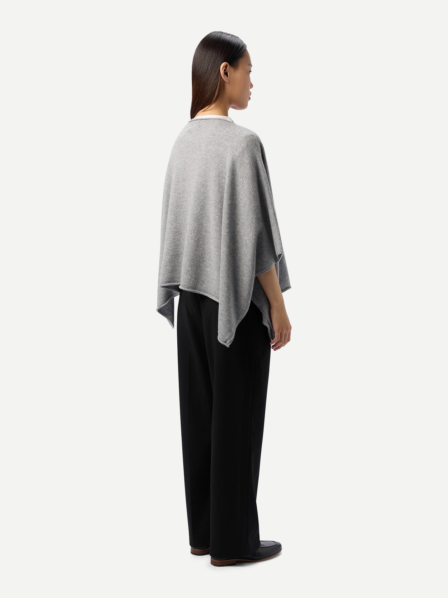 Poncho en cachemire 3D seamless femme couleur gris | GOBI Cashmere