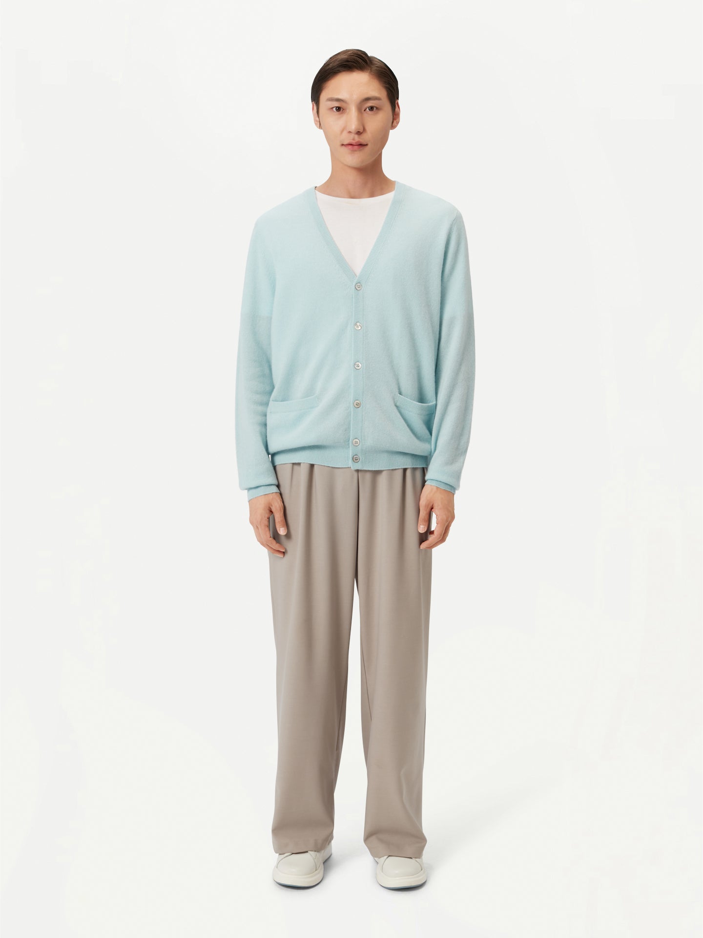 Cardigan col en V en cachemire Essential pour hommes