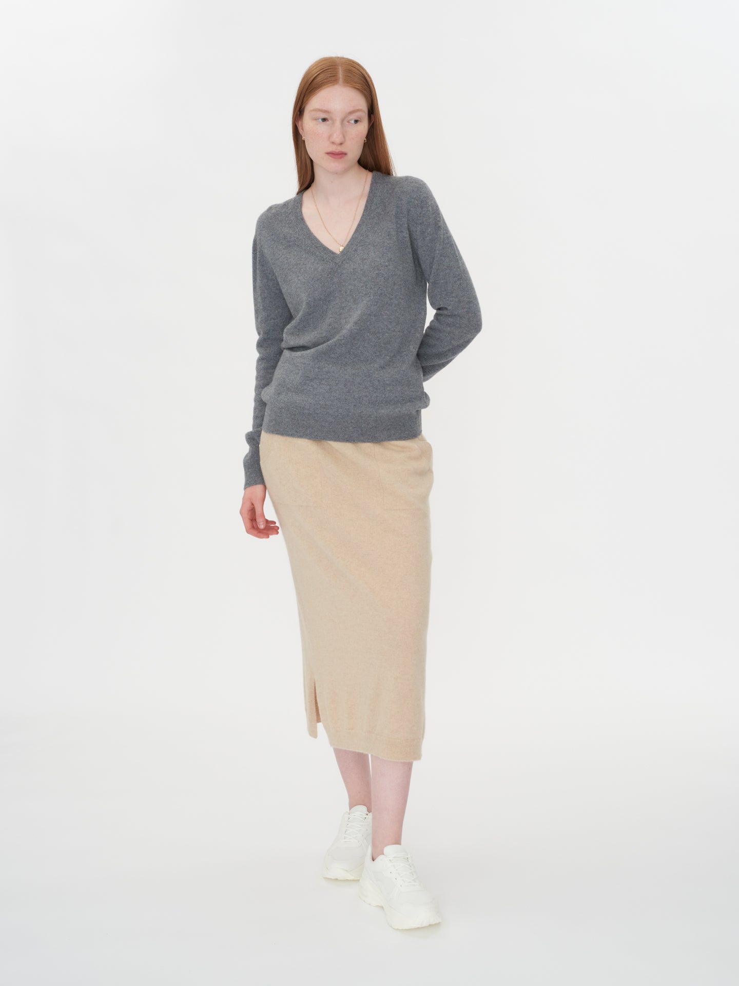Pull col en V en Cachemire pour femmes Gris - Gobi Cashmere