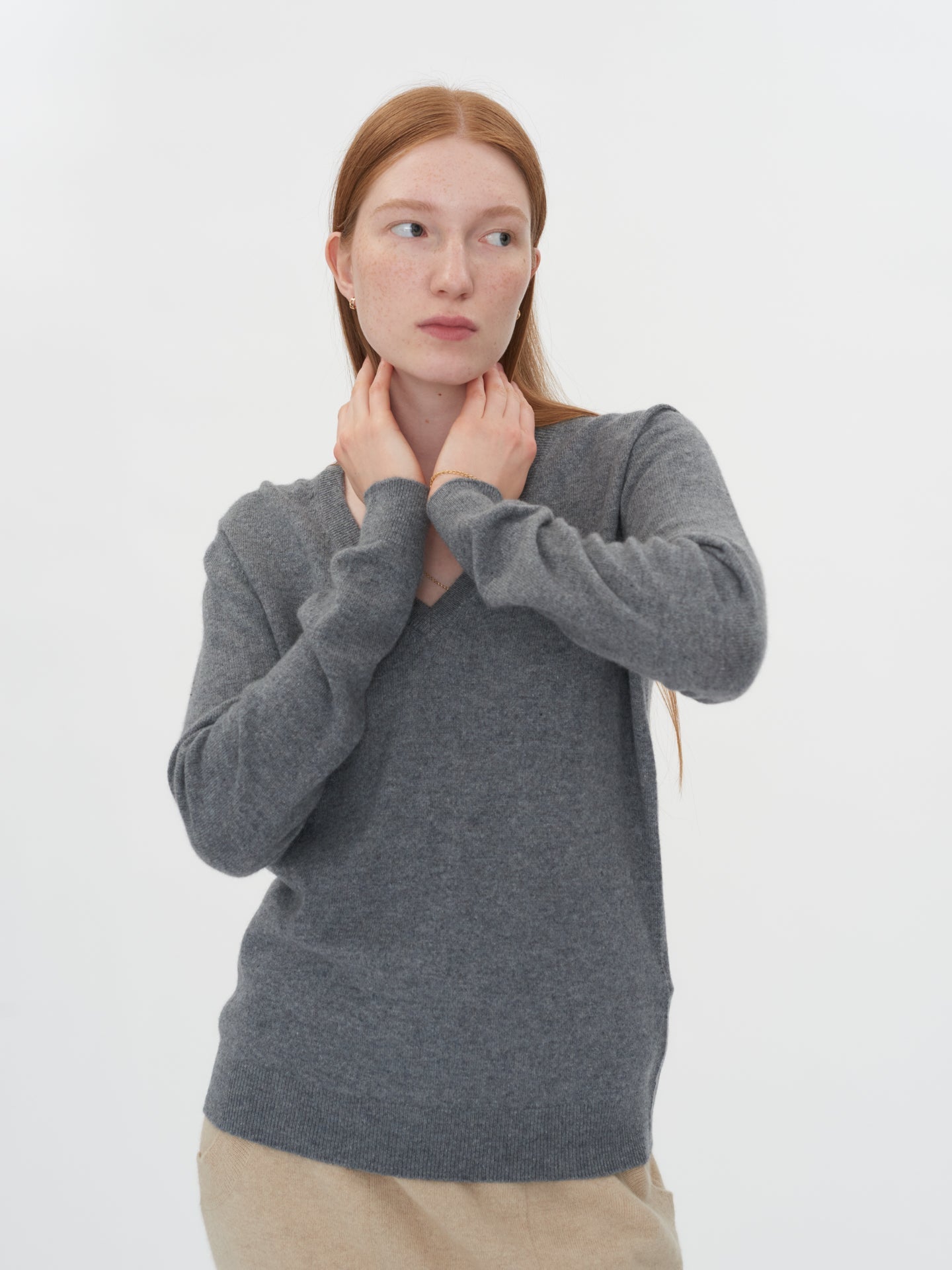 Pull col en V en Cachemire pour femmes Gris - Gobi Cashmere