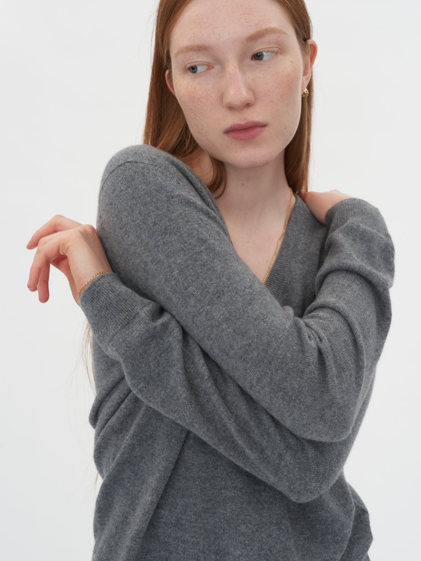 Pull col en V en Cachemire pour femmes Gris - Gobi Cashmere