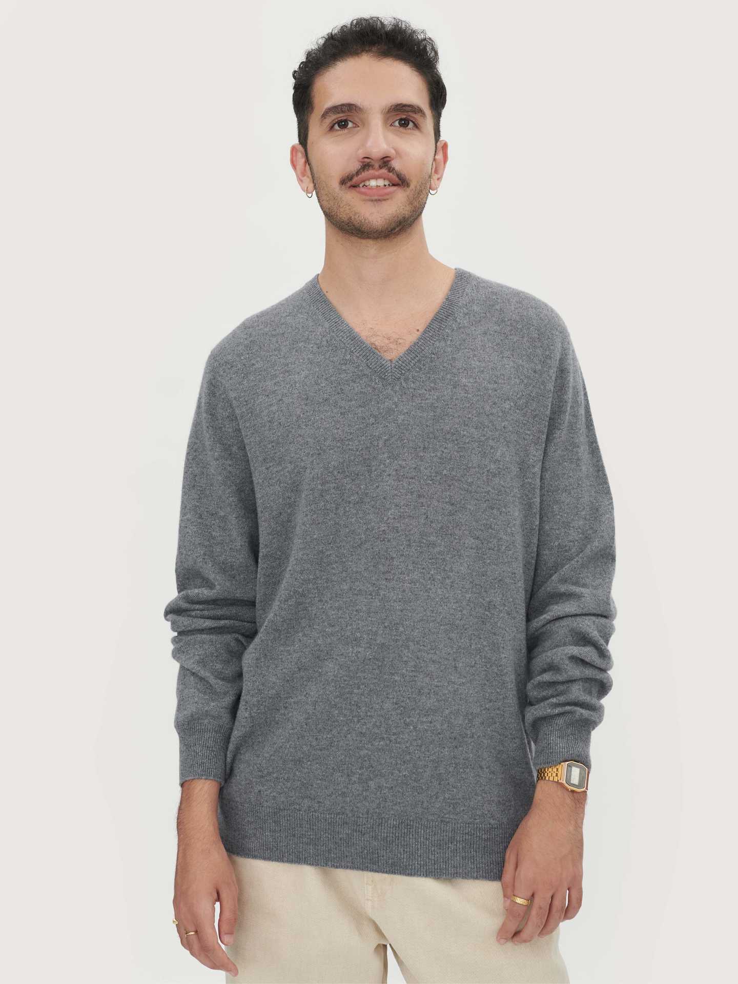 Pull col en V en Cachemire pour hommes Gris - Gobi Cashmere