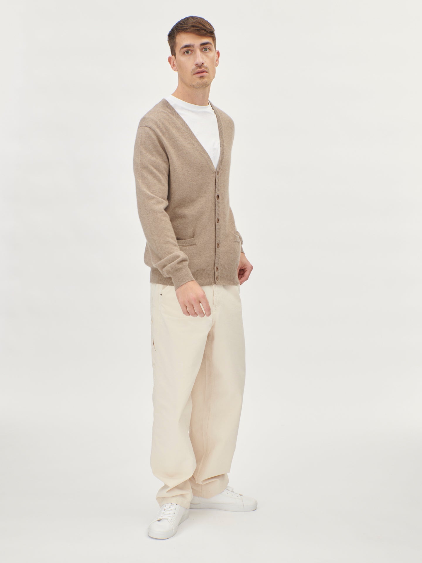 Cardigan a col V en Cachemire pour hommes Taupe - Gobi Cashmere