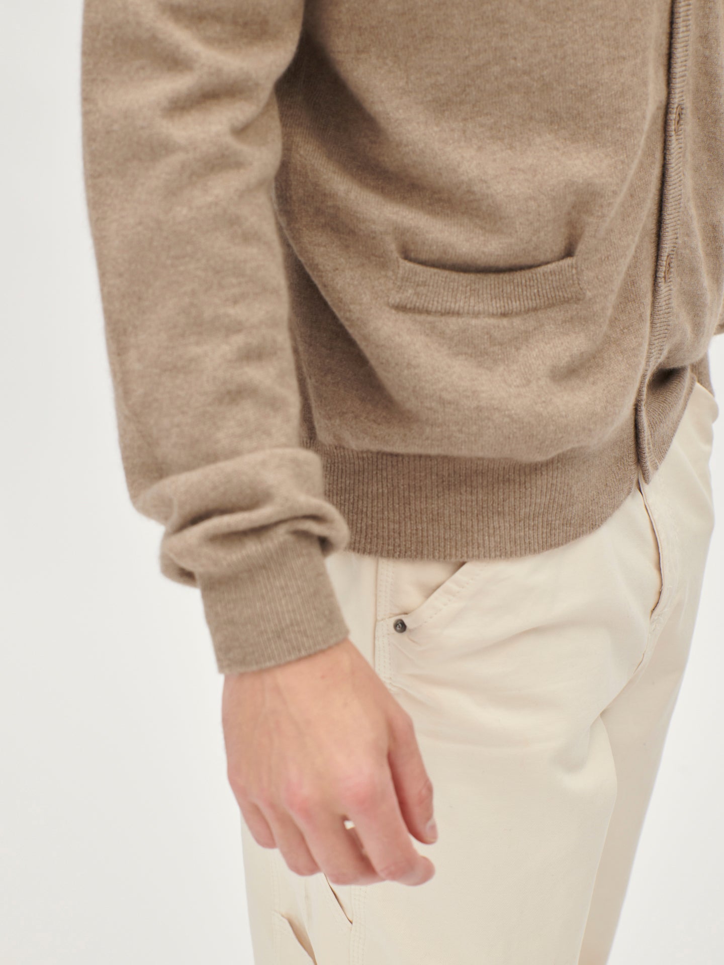 Cardigan a col V en Cachemire pour hommes Taupe - Gobi Cashmere