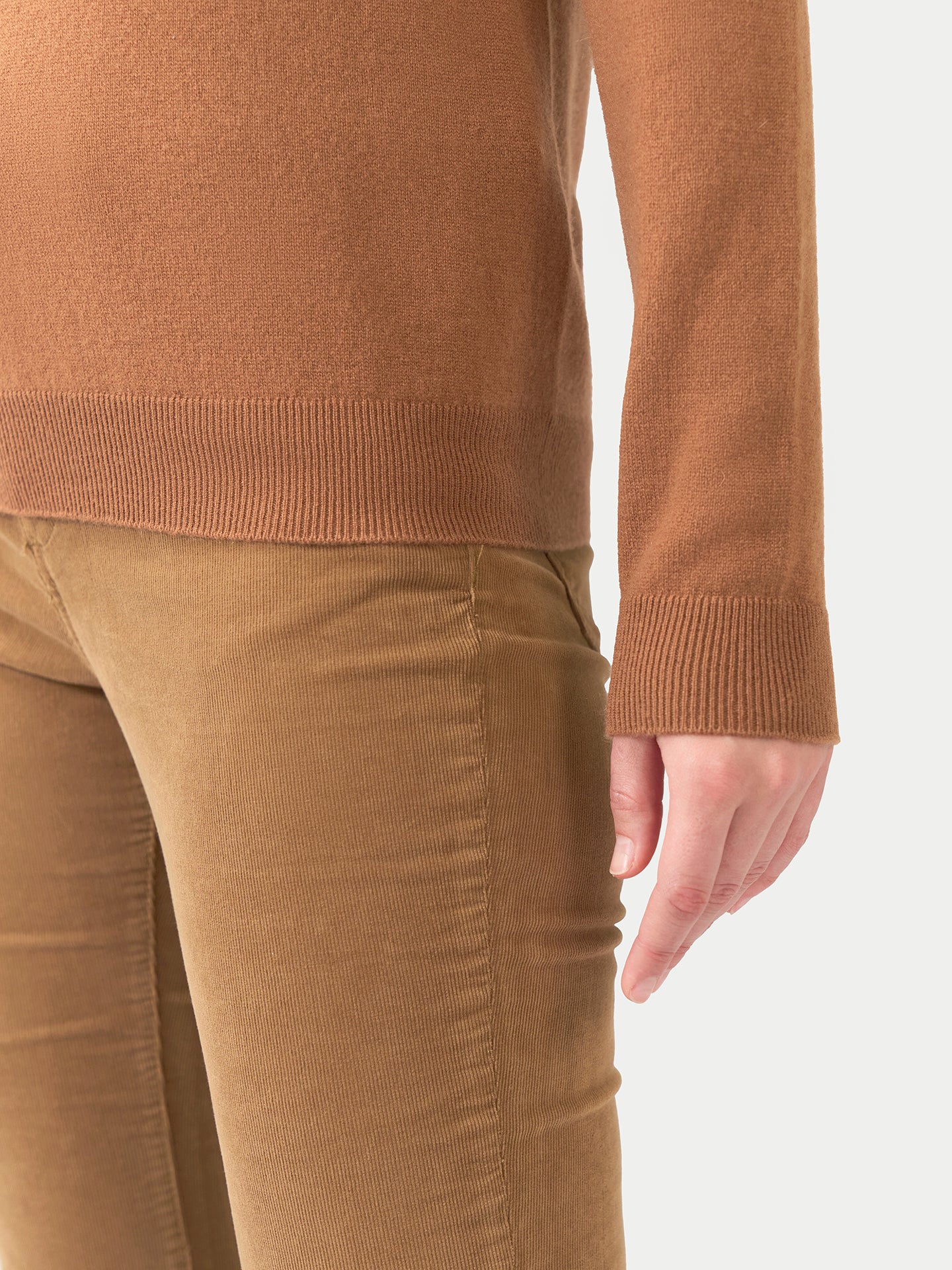 Pull col roulé en cachemire Essential pour femmes