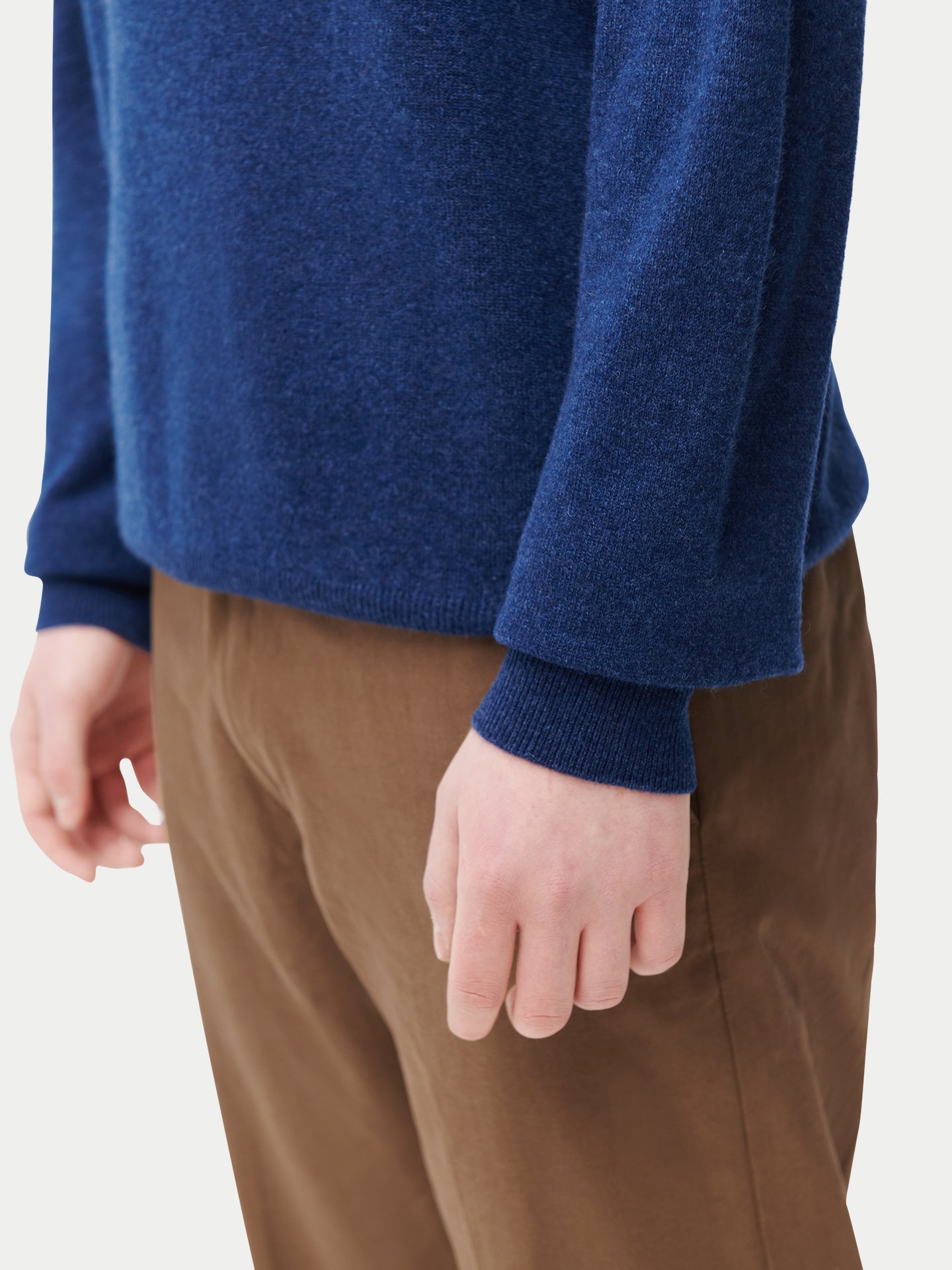 Pull col rond en cachemire Essential pour hommes