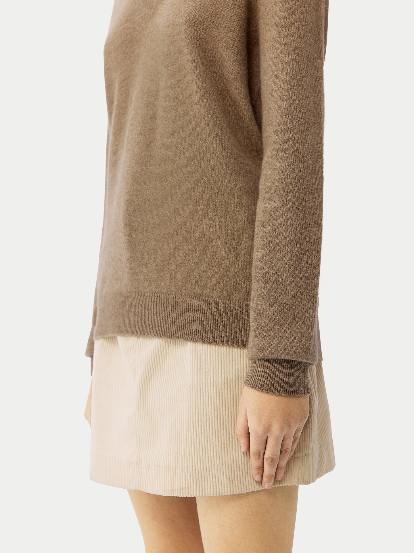 Pull col en V en Cachemire pour femmes Taupe - Gobi Cashmere