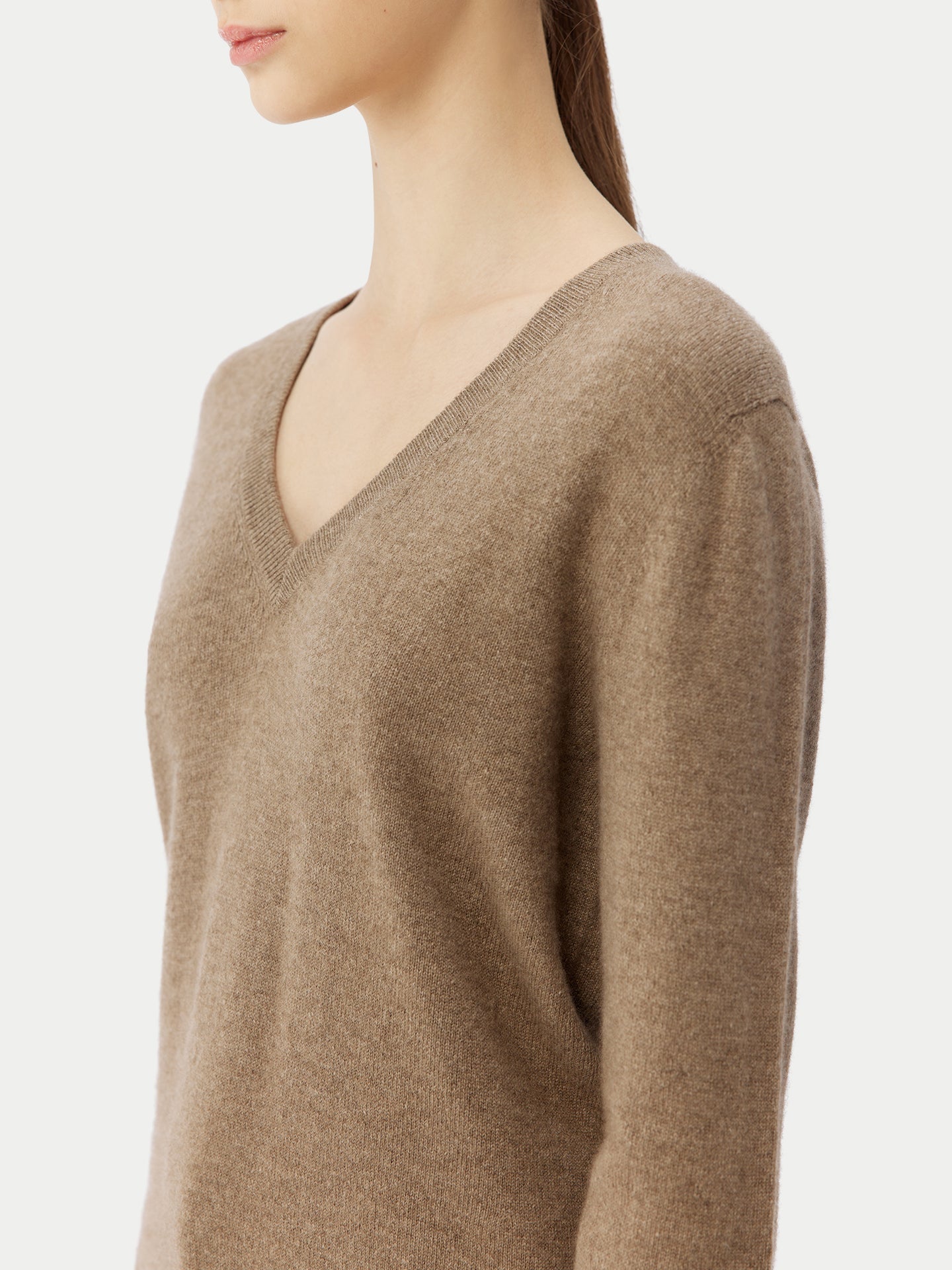Pull col en V en Cachemire pour femmes Taupe - Gobi Cashmere