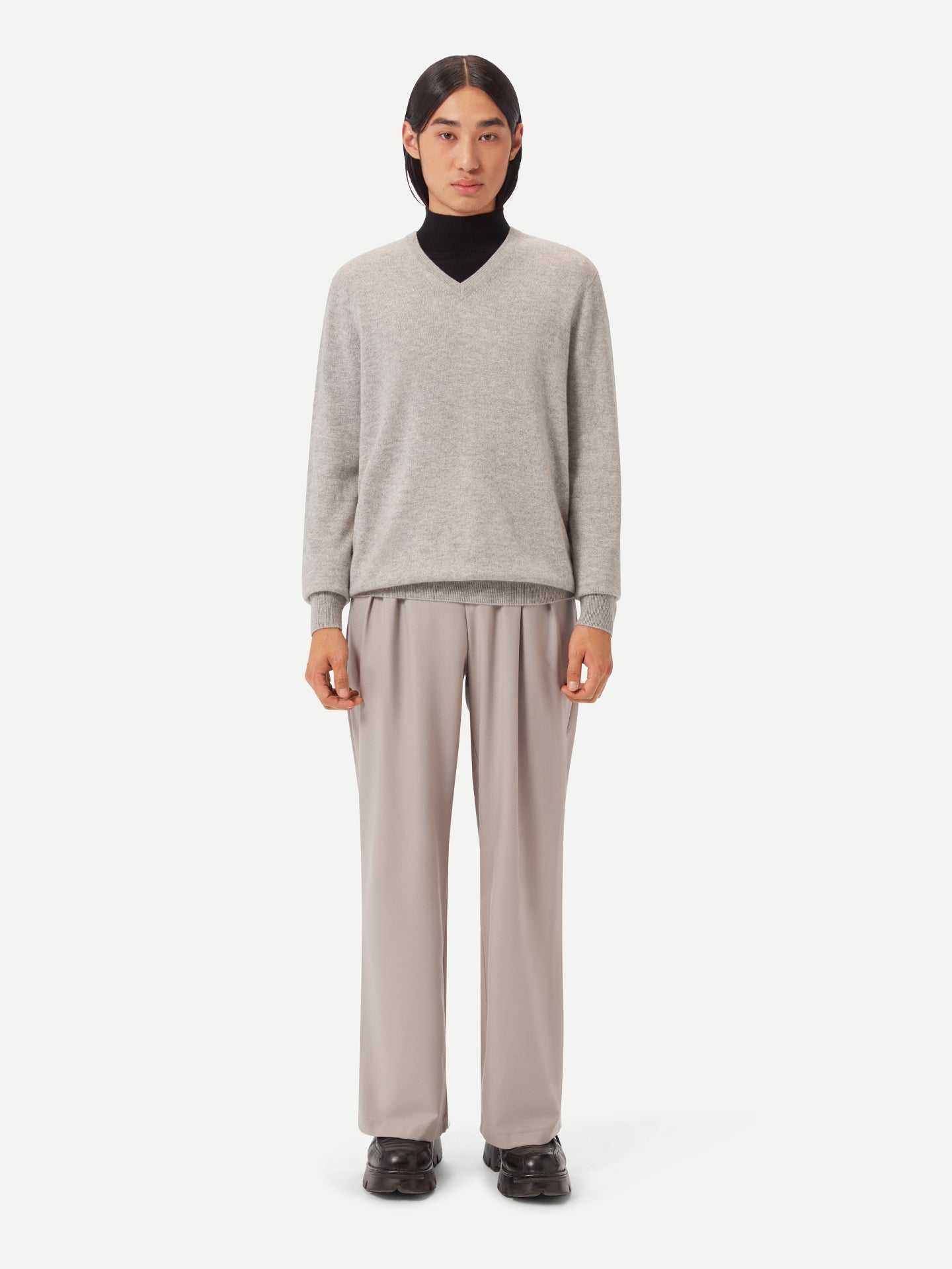 Pull col en V en Cachemire pour hommes Gris - Gobi Cashmere