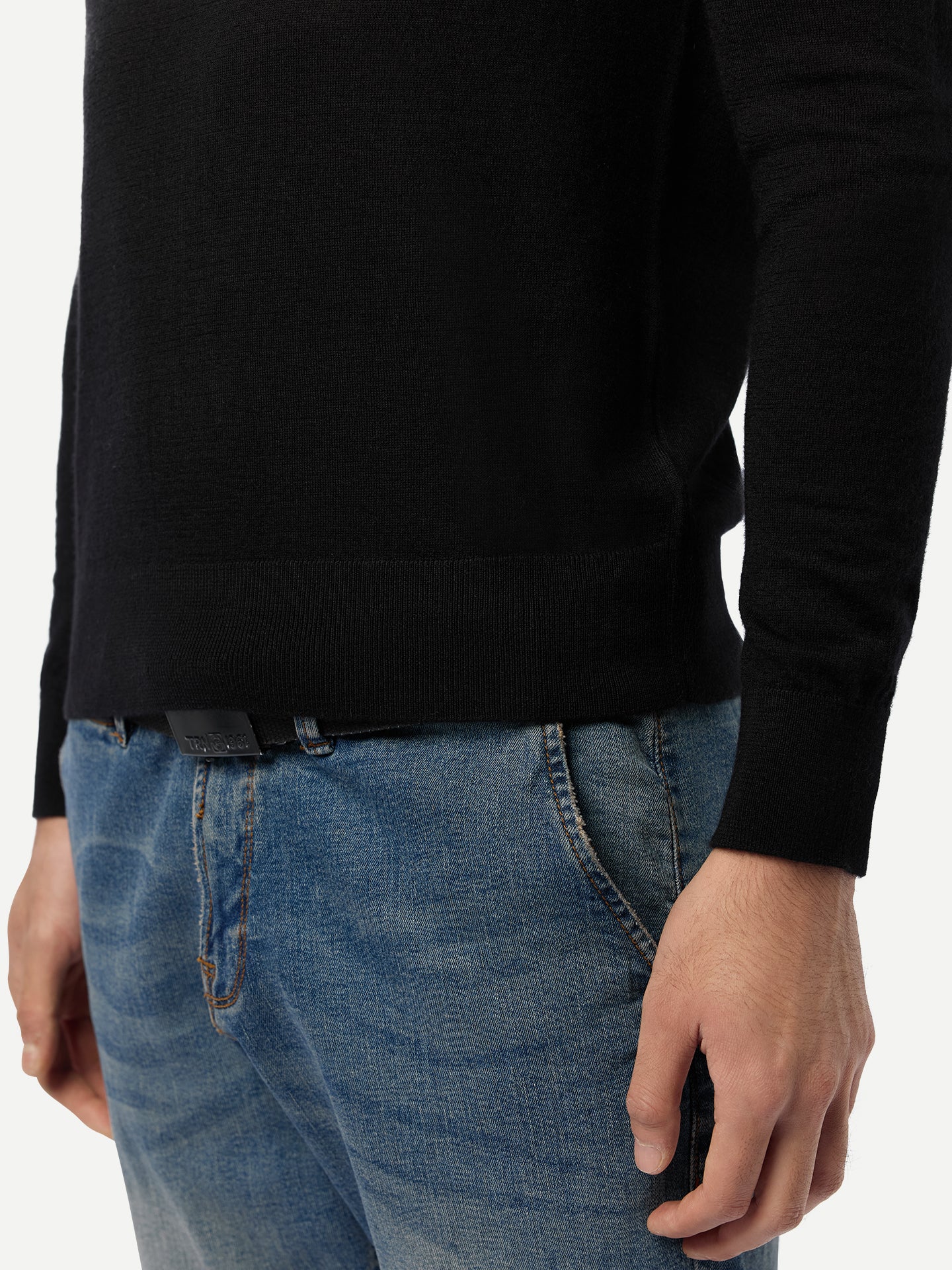 Pull en cachemire et soie à col rond couleur noir | GOBI Cashmere
