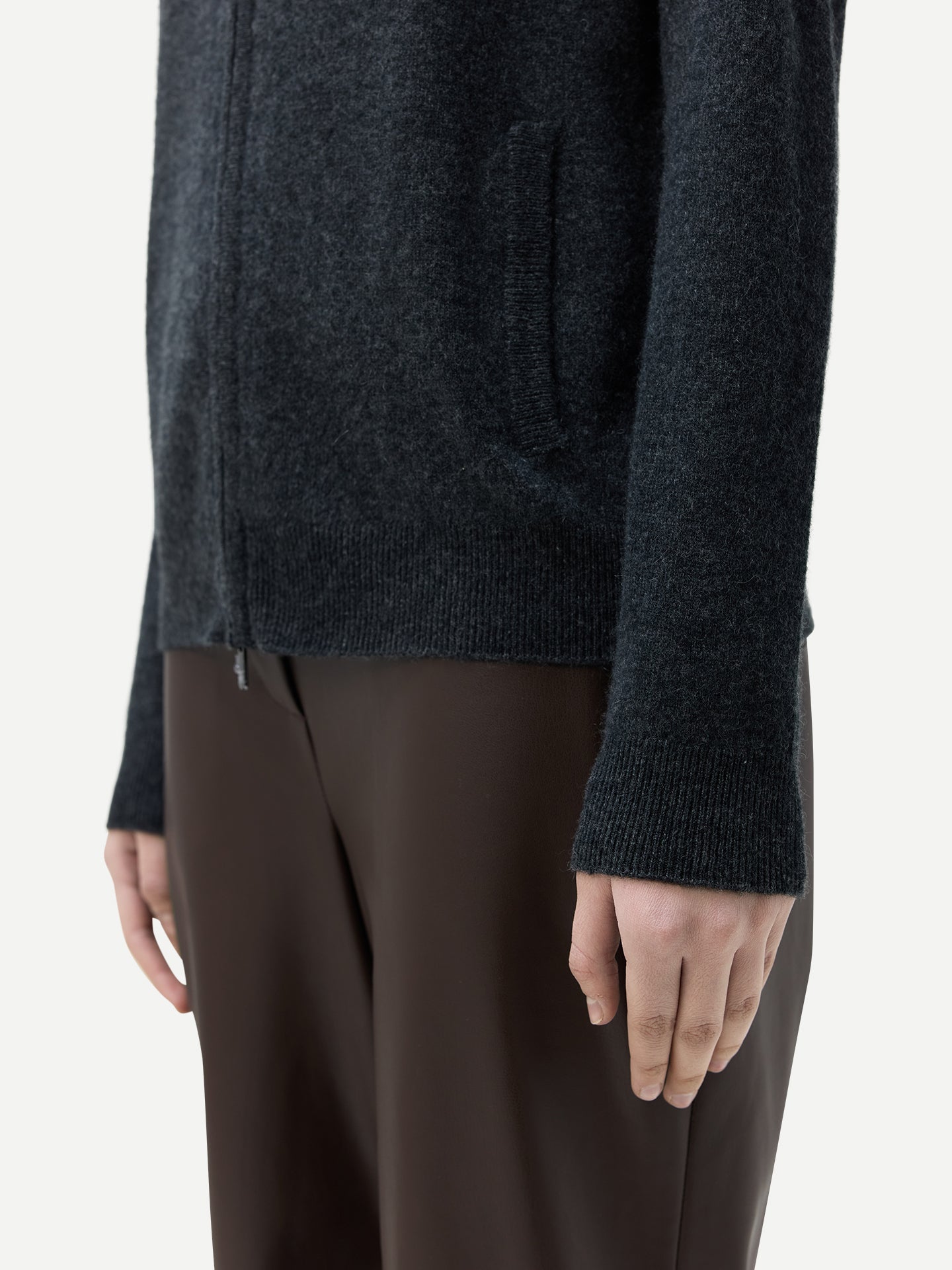 Cardigan zippé en cachemire Essential pour femmes
