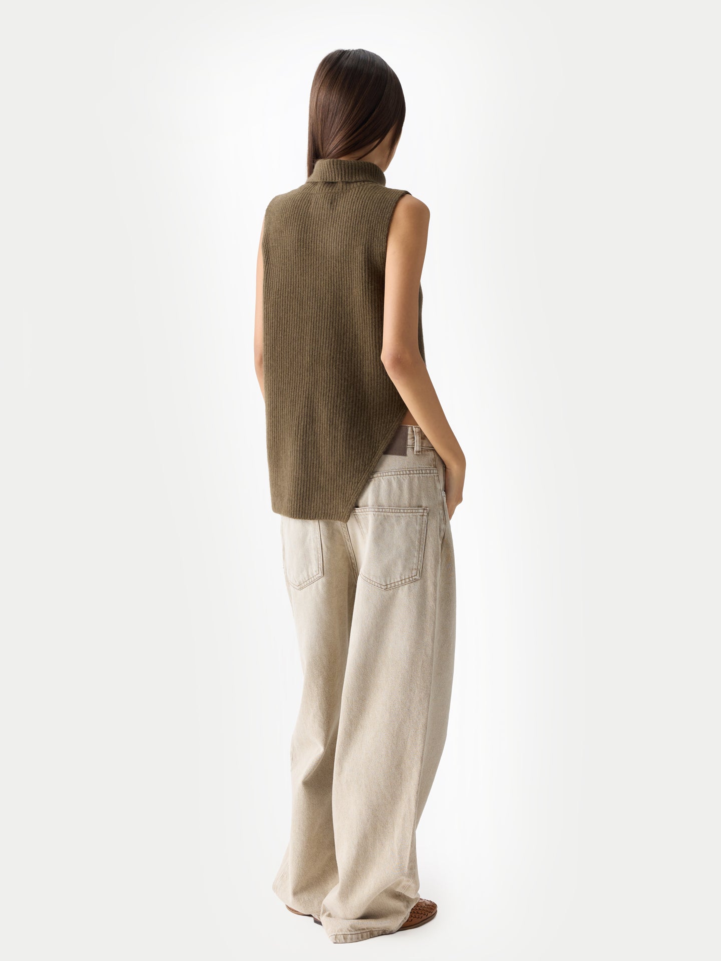 Gilet Cachemire Col Roulé Femme couleur marron | GOBI Cashmere