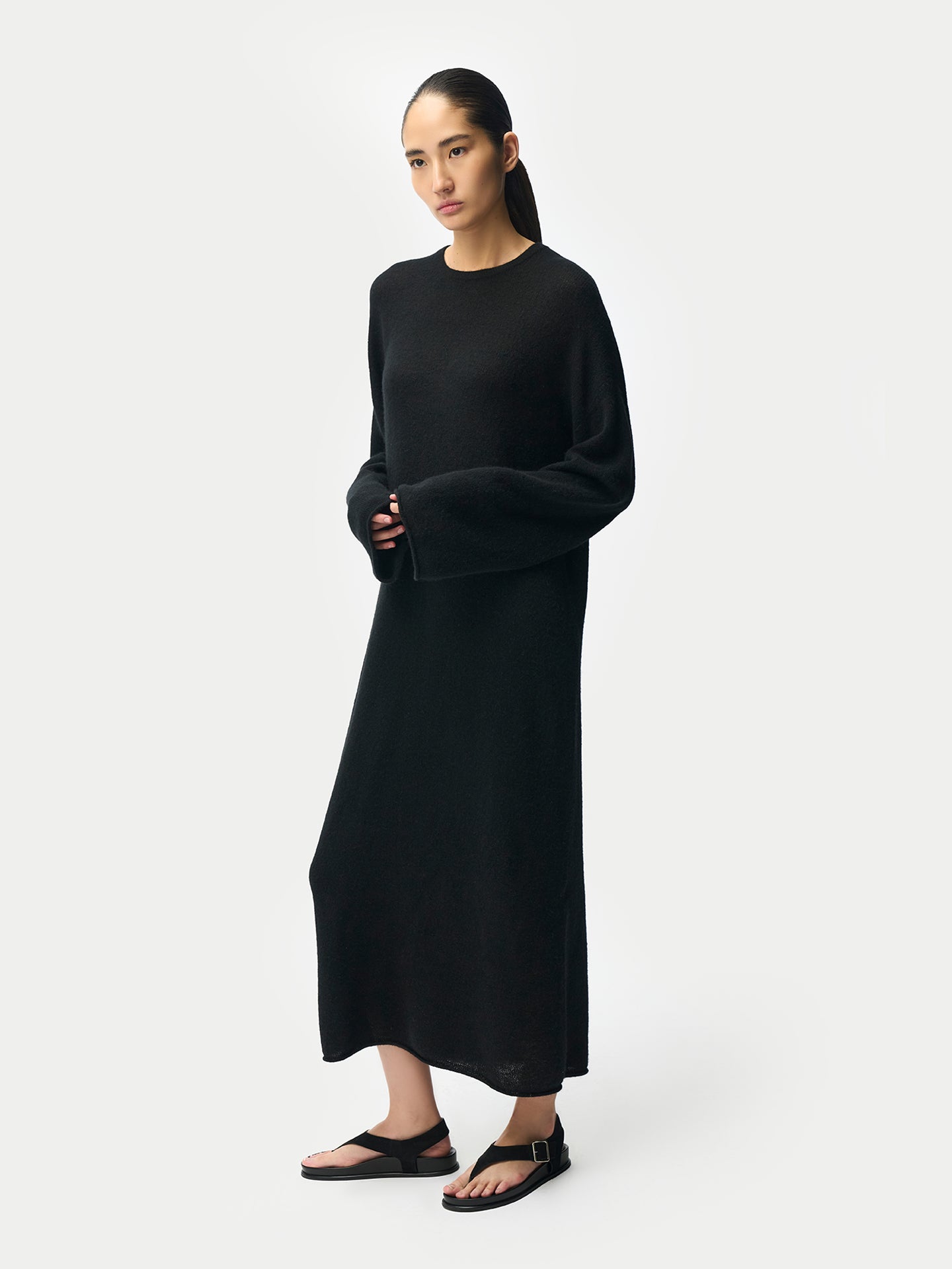 Robe longue femme en cachemire couleur noir | GOBI Cashmere
