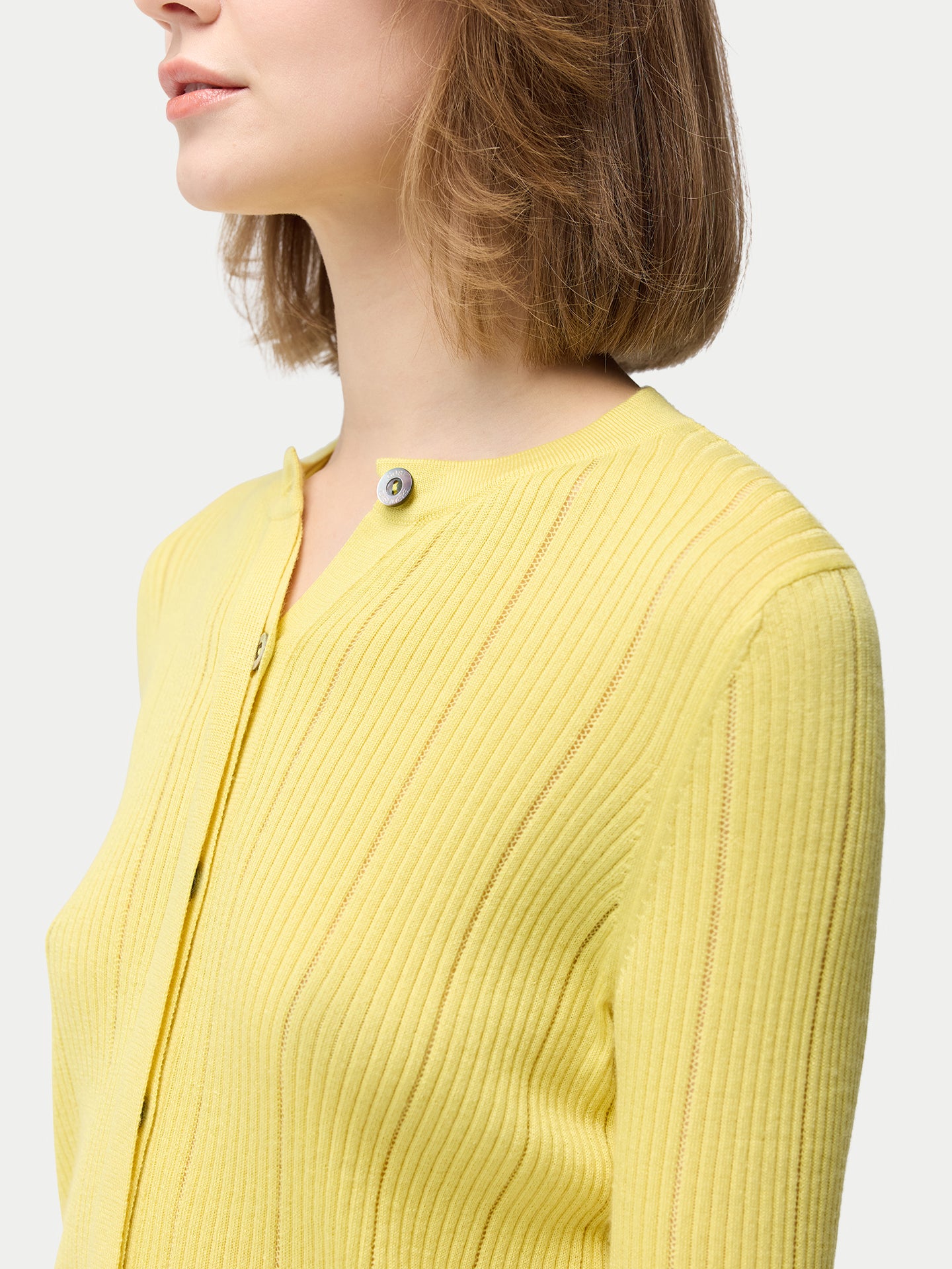 Bouton caché Cardigan en soie cachemire couleur jaune| GOBI Cashmere