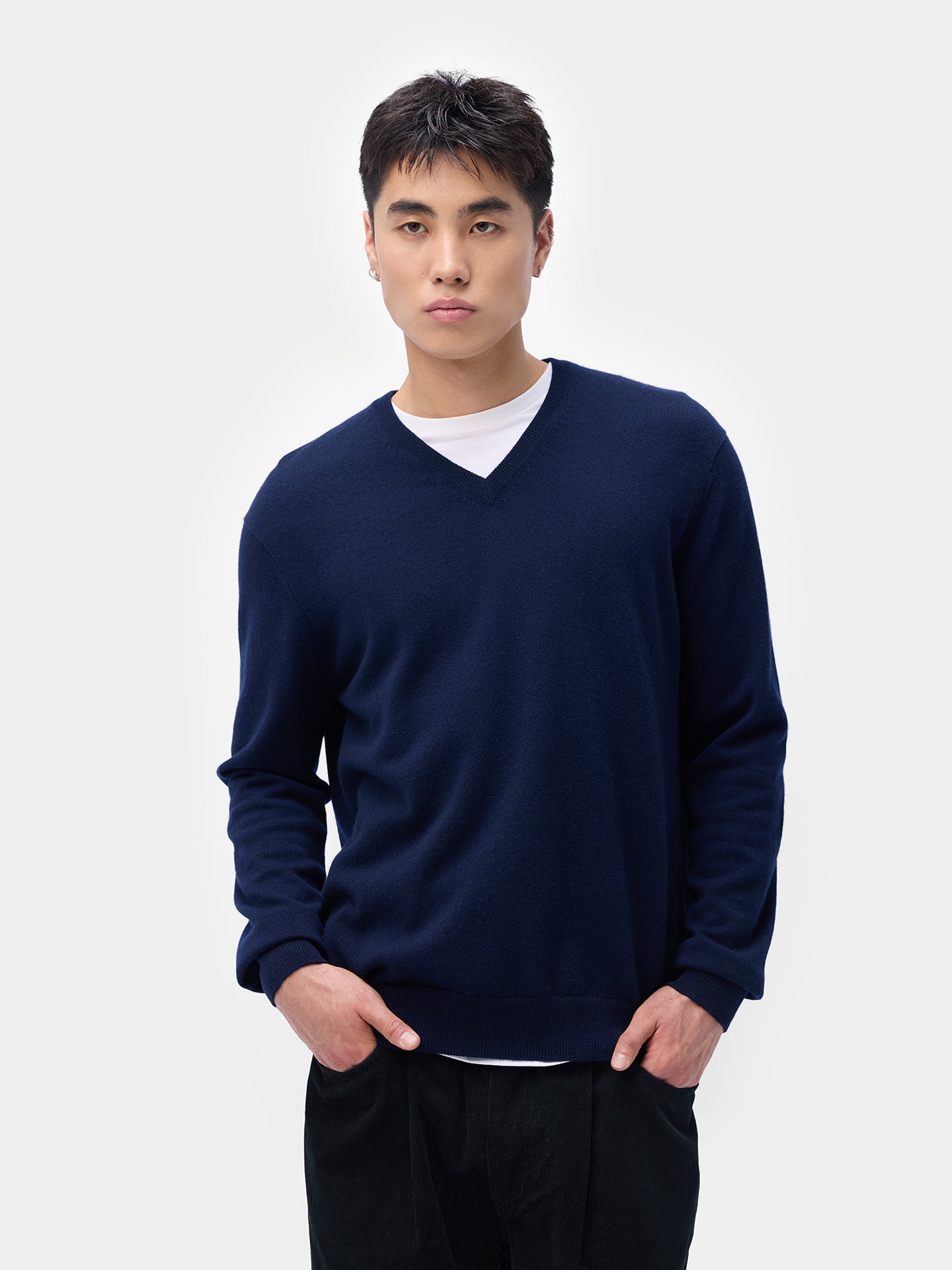 Pull col en V en cachemire Essential pour hommes