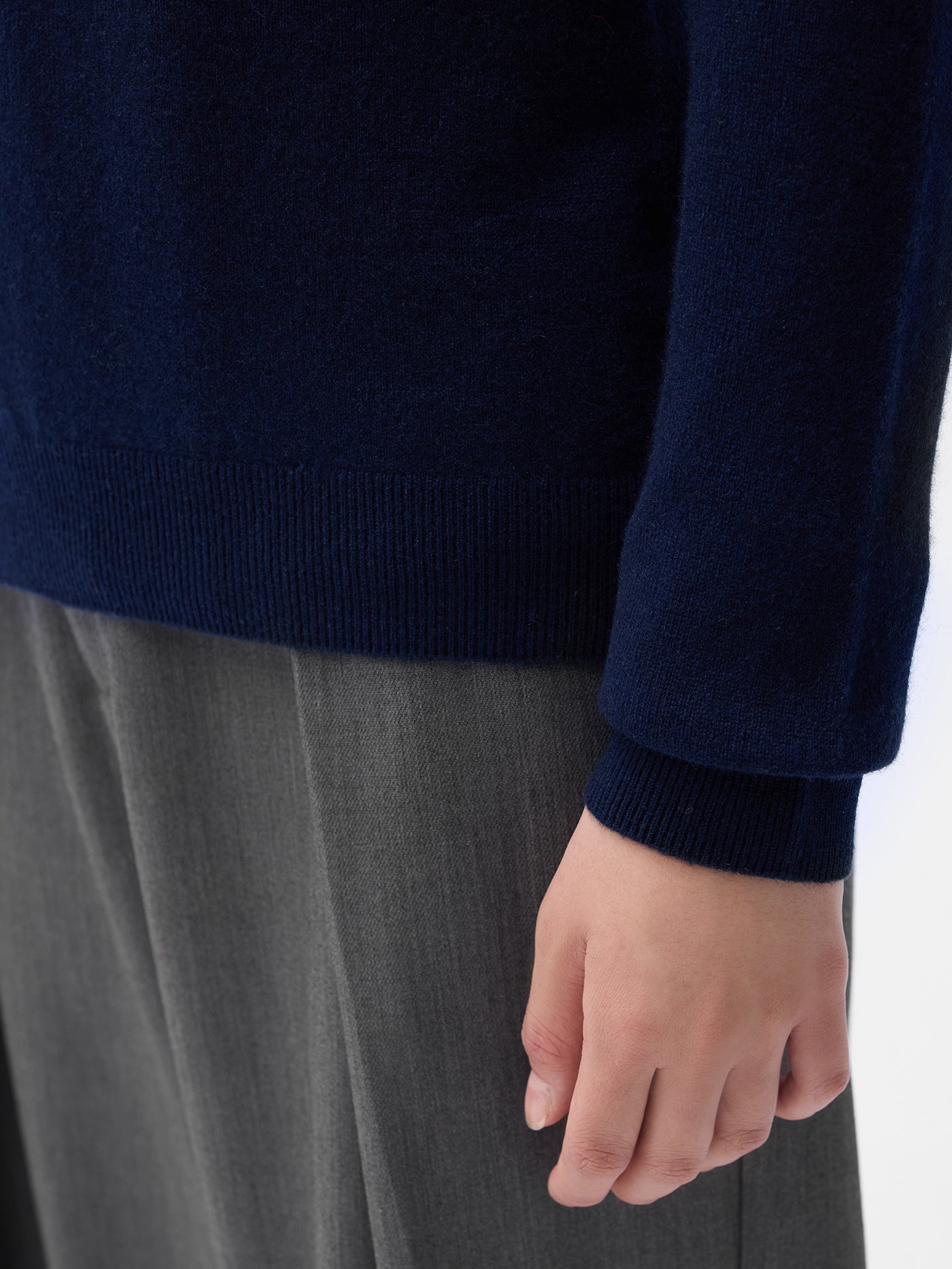 Pull col rond en cachemire Essential pour femmes