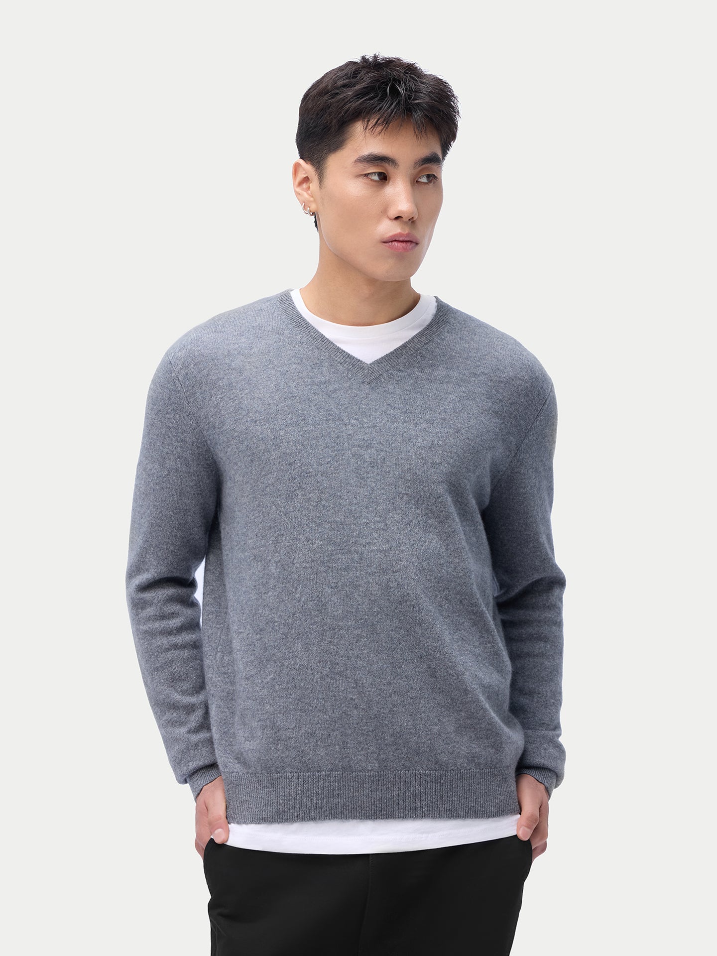 Pull col en V en cachemire Essential pour hommes