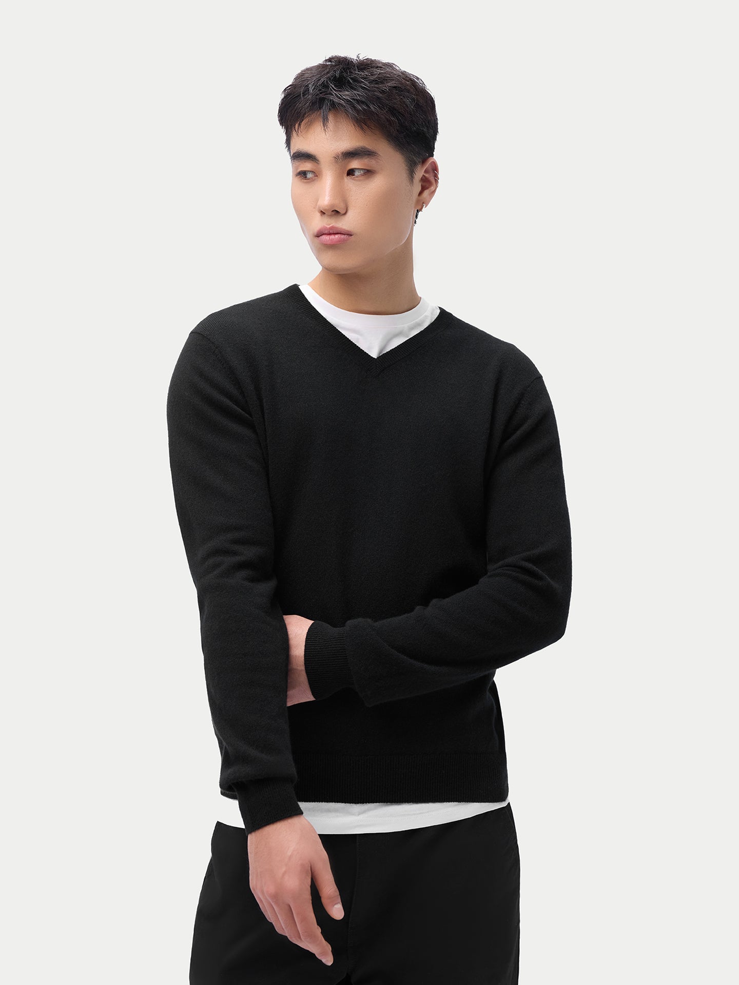 Pull col en V en cachemire Essential pour hommes