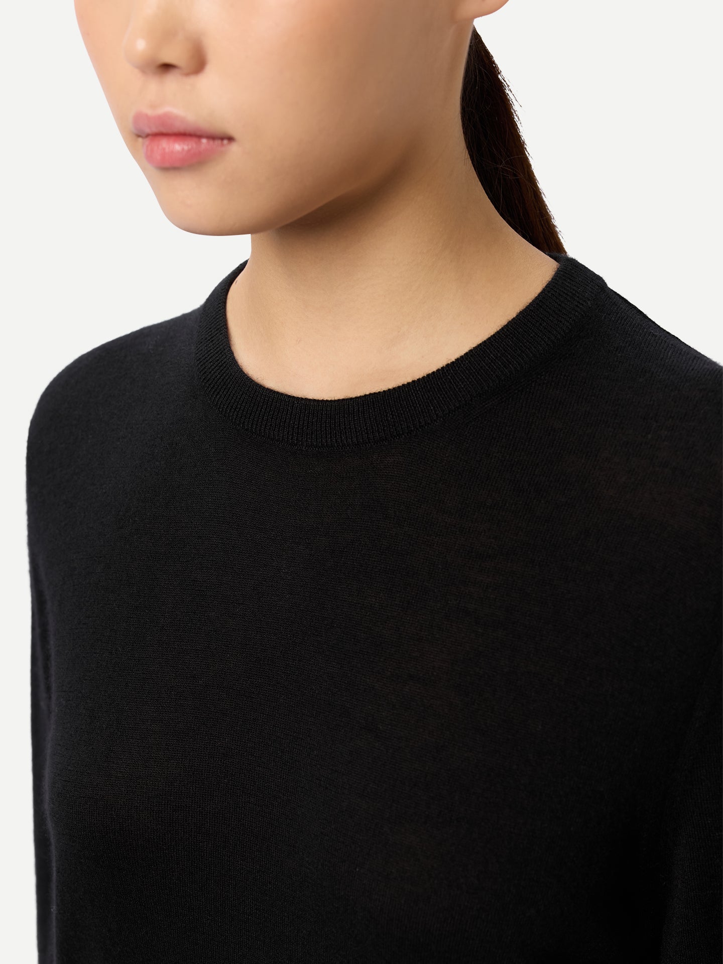 Pull en cachemire pour femme à col rond couleur noir