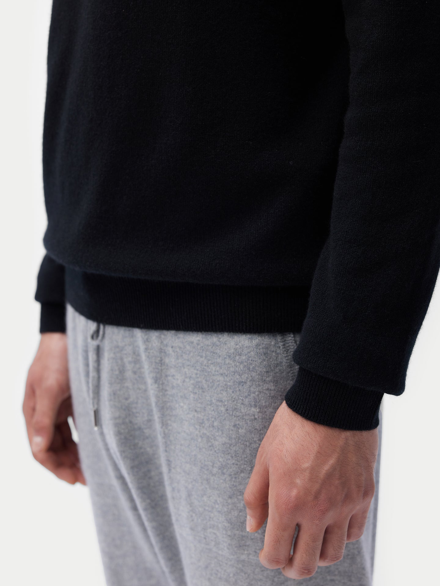 Pull col roulé en cachemire Essential pour hommes