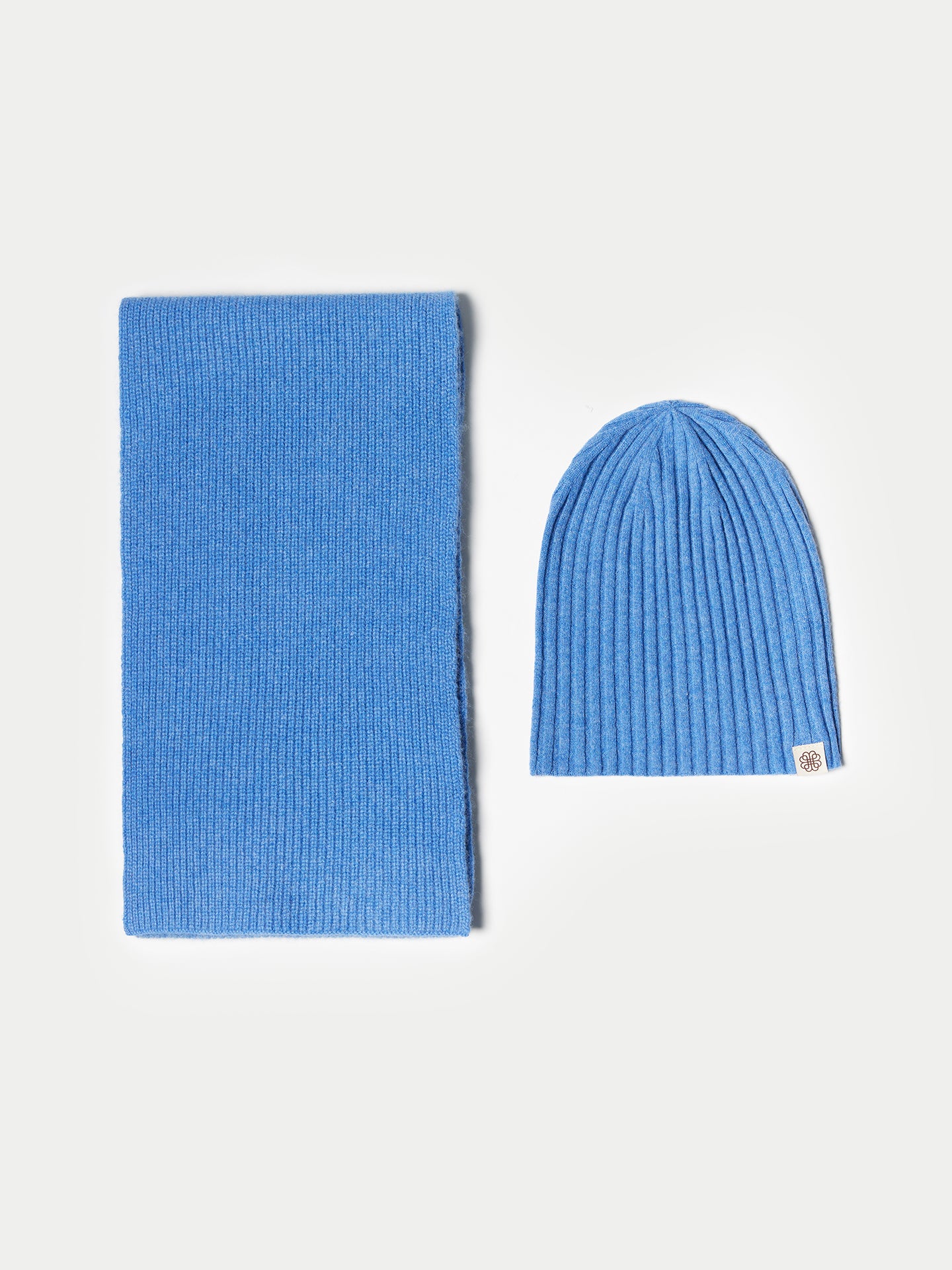 Set de bonnets et d'écharpes