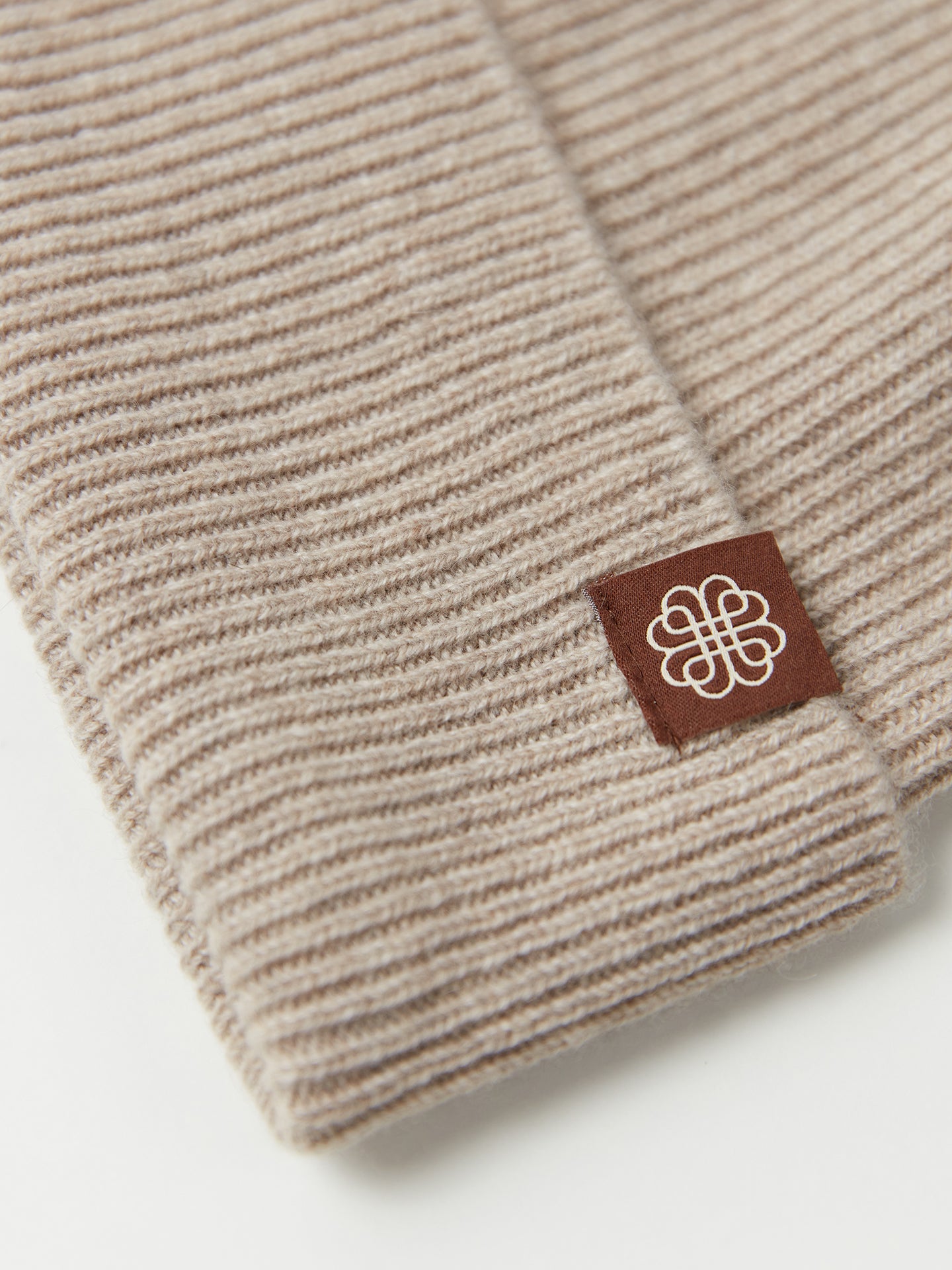 Bonnet en tricot côtelé en cachemire