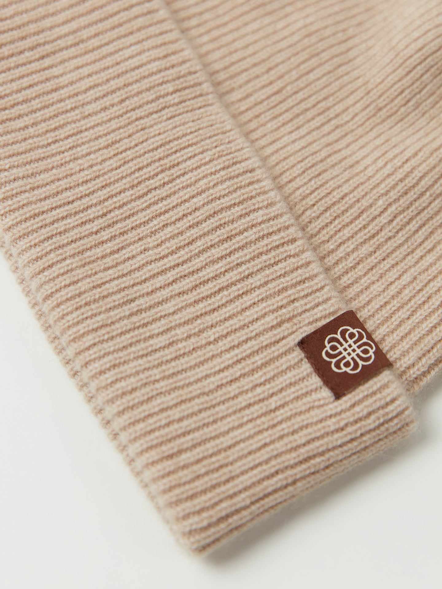 Bonnet en tricot côtelé en cachemire