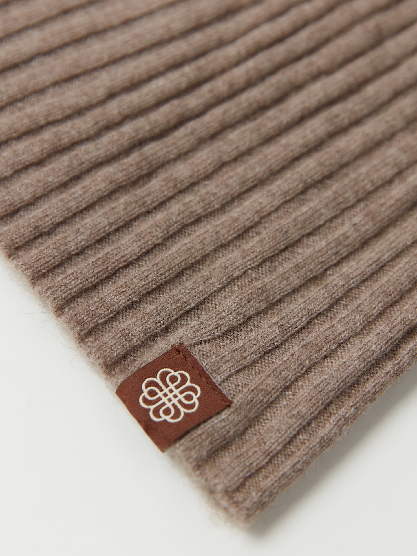 Bonnet en tricot côtelé en cachemire