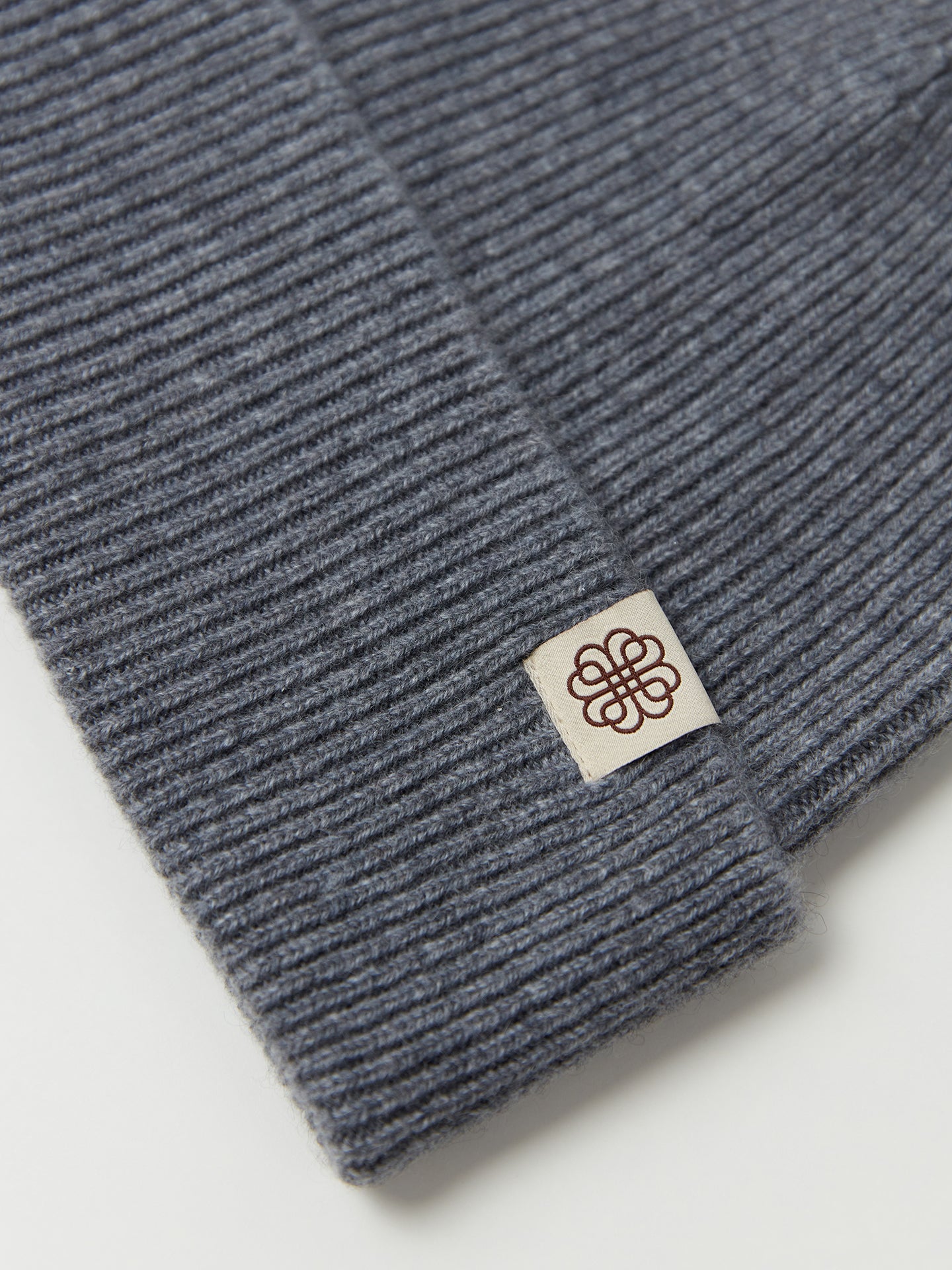 Bonnet en tricot côtelé en cachemire