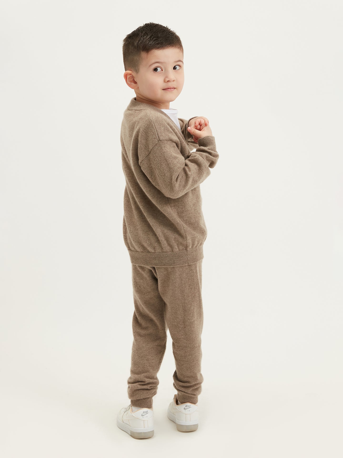 Cardigan col en V en cachemire Taupe - Gobi Cashmere