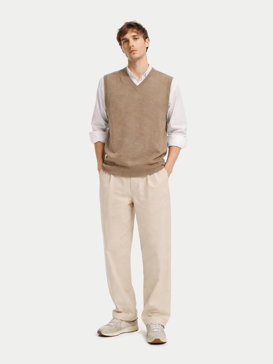 Gilet col en V en cachemire Essential pour hommes Couleur Organique