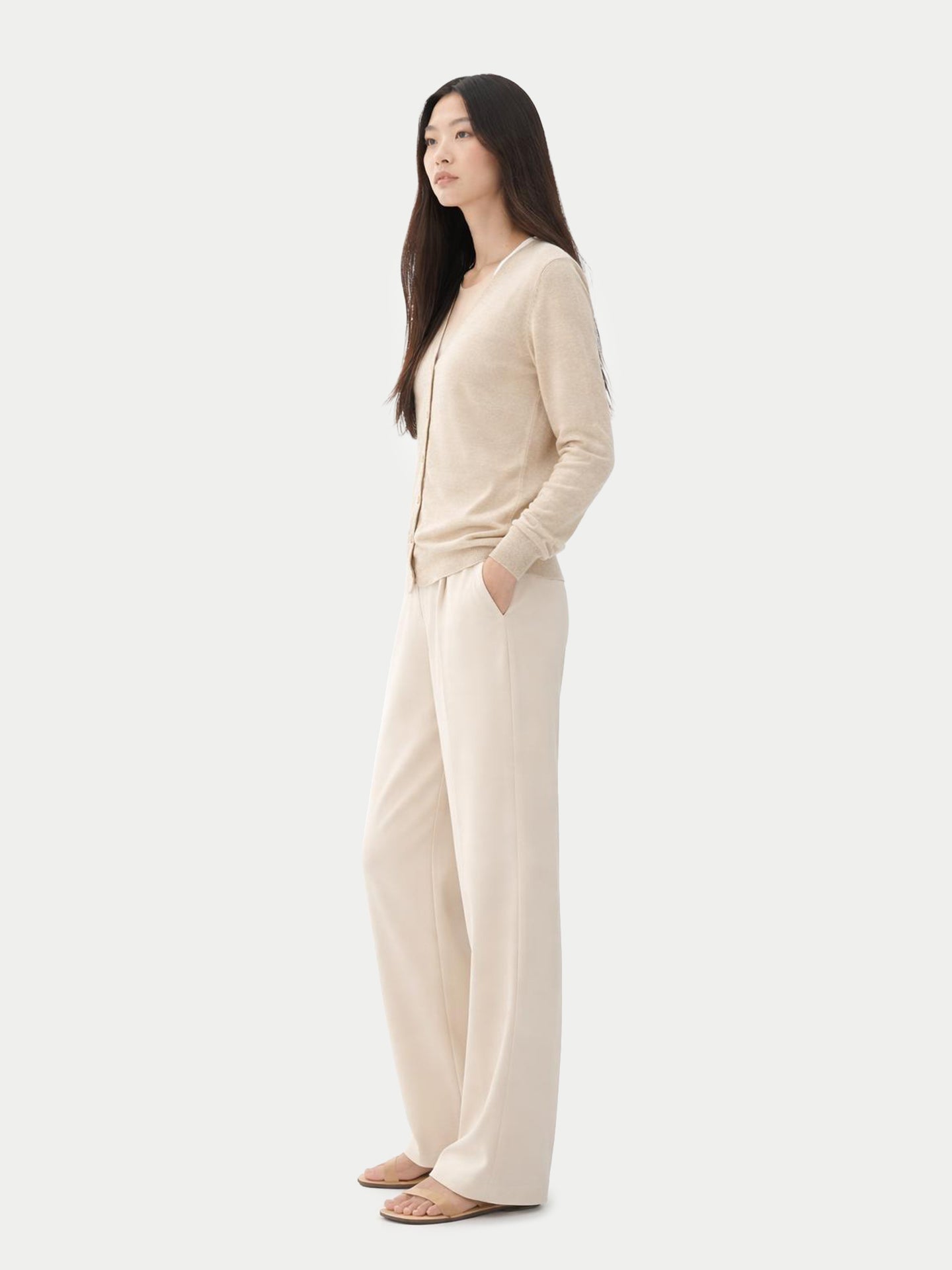 Cardigan col en V en cachemire Essential pour femmes Couleur Organique