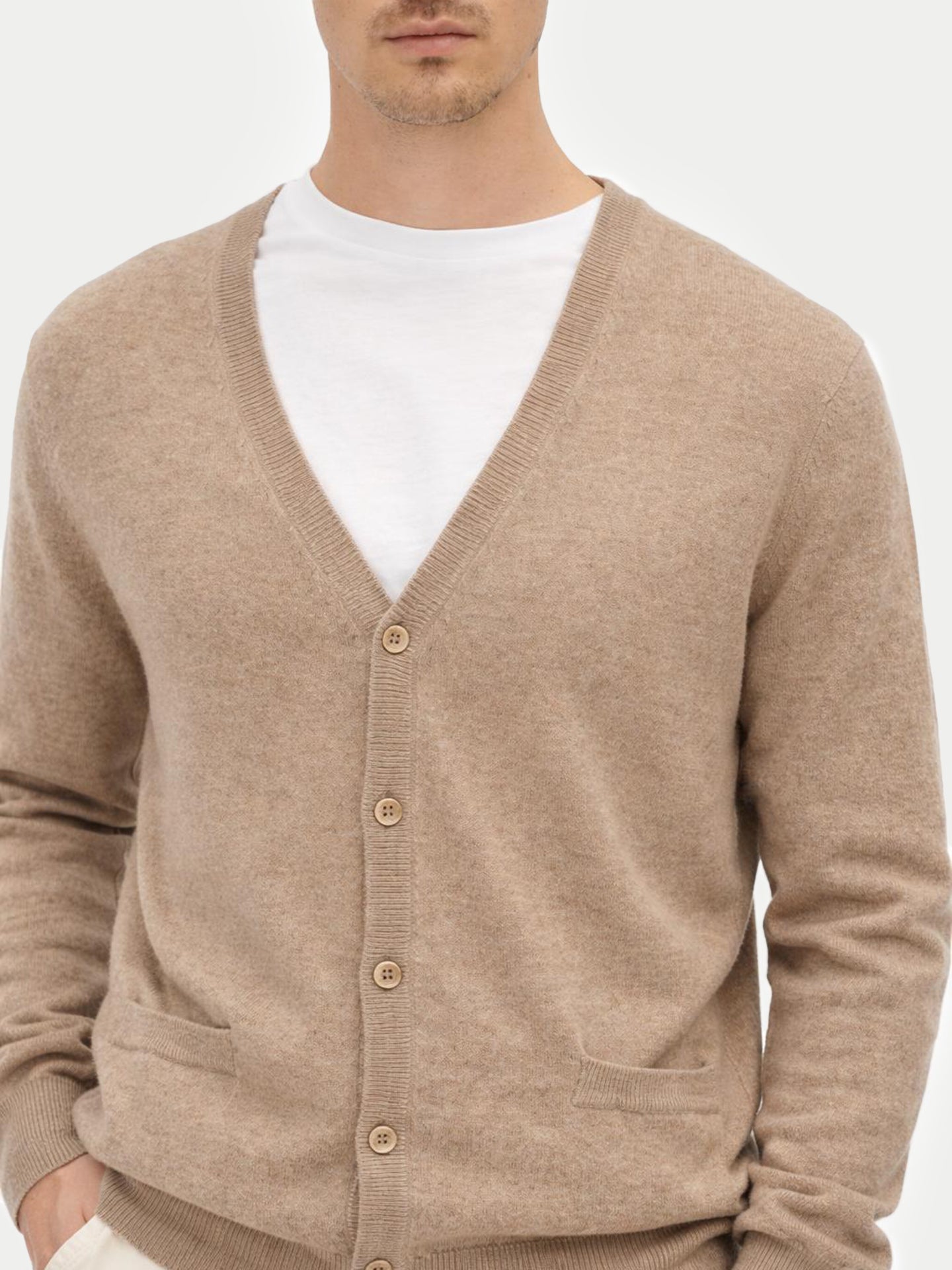Cardigan col en V en cachemire Essential pour hommes Couleur Organique Taupe - Gobi Cashmere