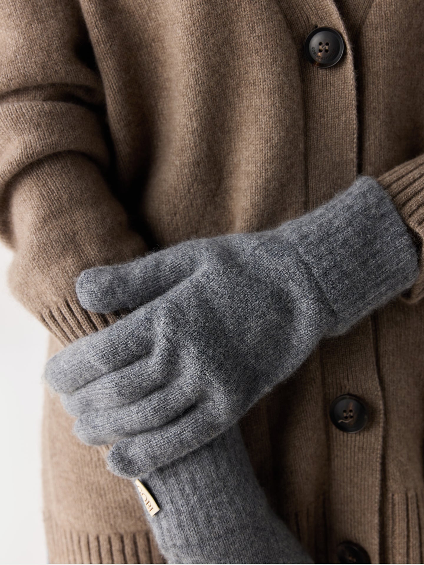 Gants Classiques en Cachemire pour l’Hiver couleur gris | GOBI Cashmere