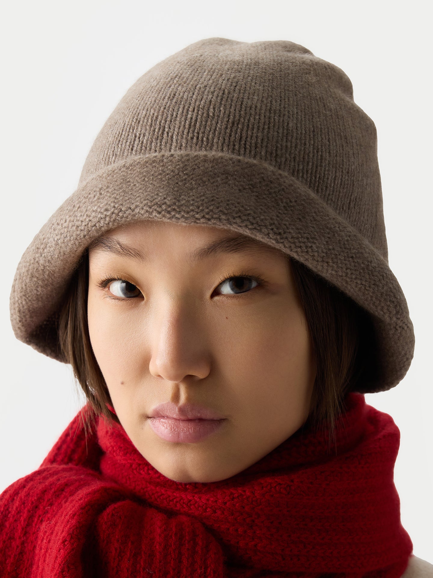 Chapeau Seau en Cachemire couleur taupe | GOBI Cashmere