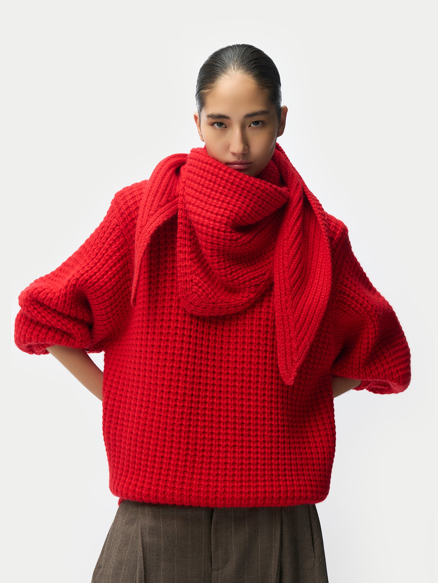 Écharpe-cape en cachemire unisexe couleur rouge  | GOBI Cashmere