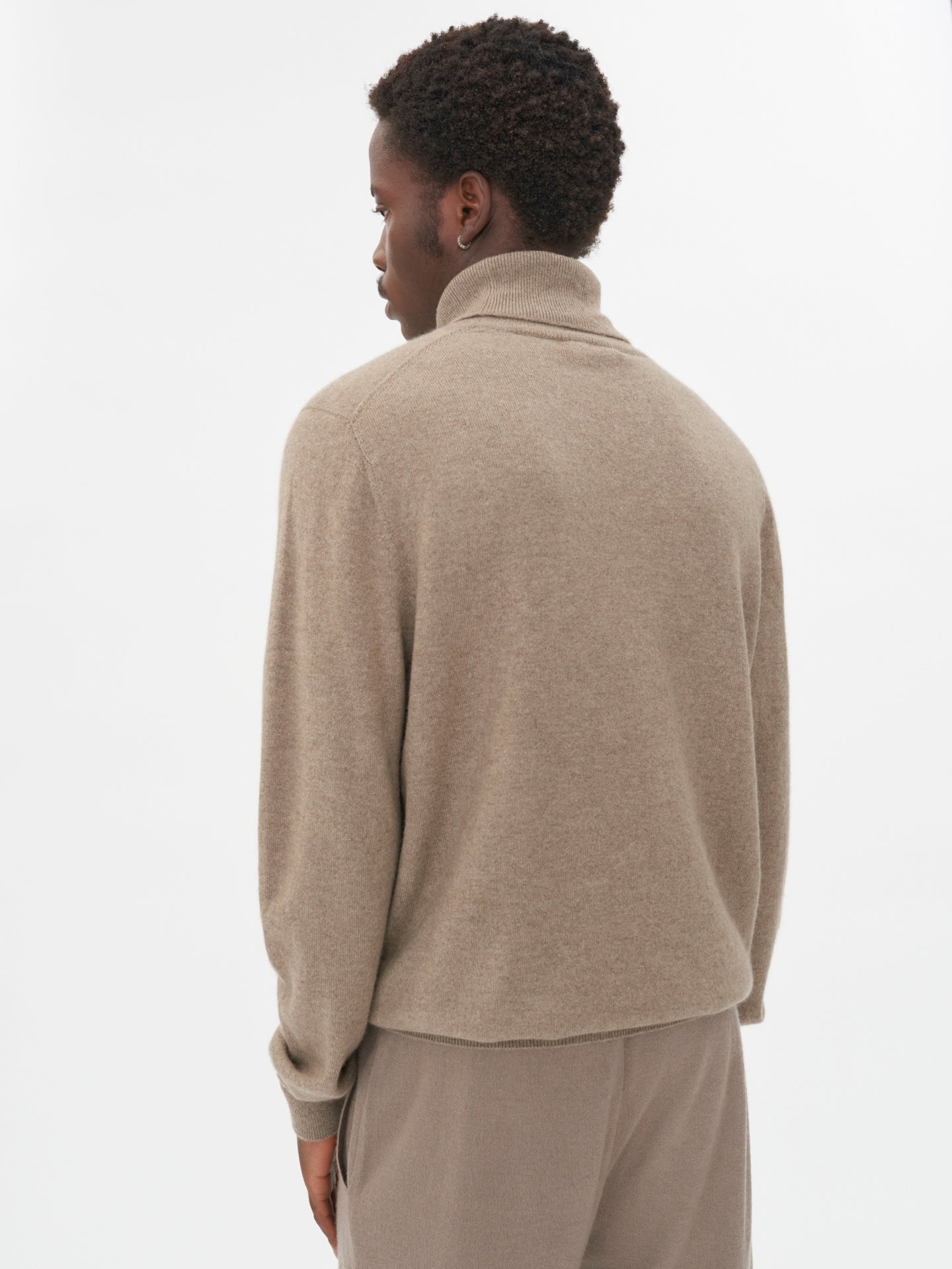 Col roulé homme en cachemire pour hommes Couleur Organique Taupe - Gobi Cashmere 