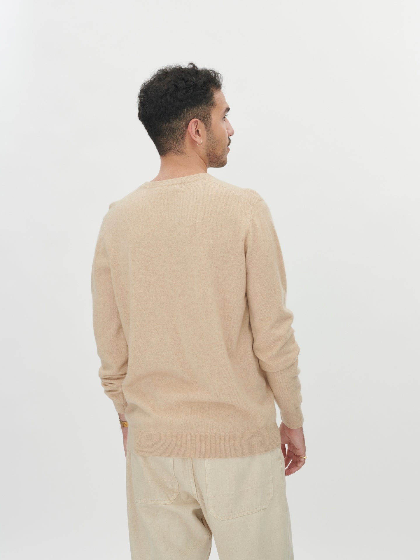 Pull col en V en Cachemire pour hommes Taupe - Gobi Cashmere