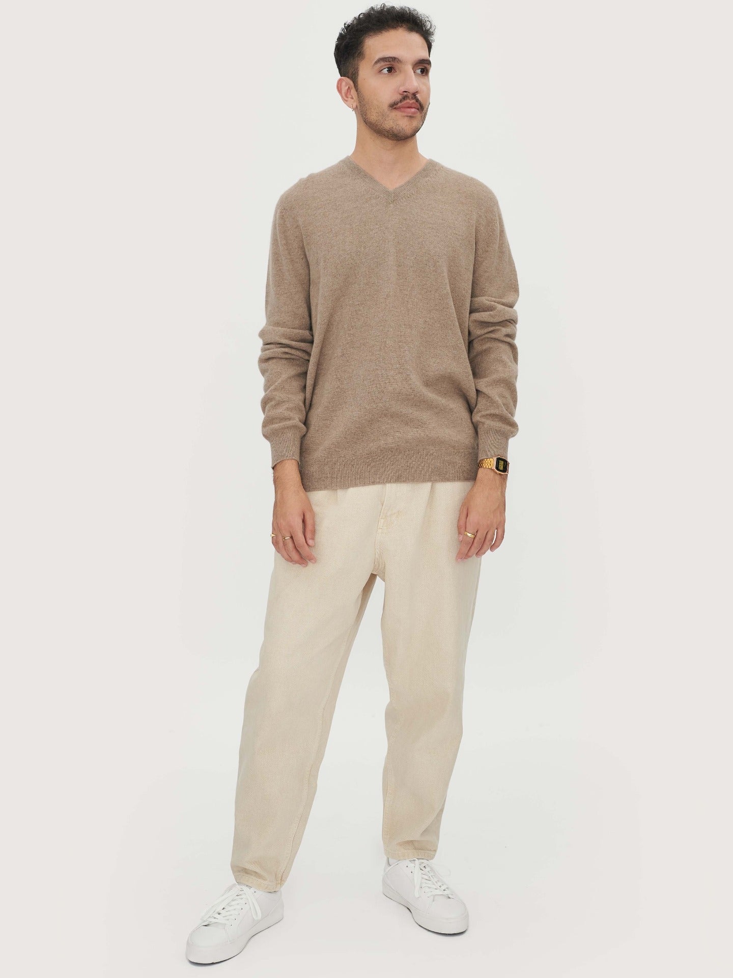 Pull col en V en Cachemire pour hommes Taupe - Gobi Cashmere