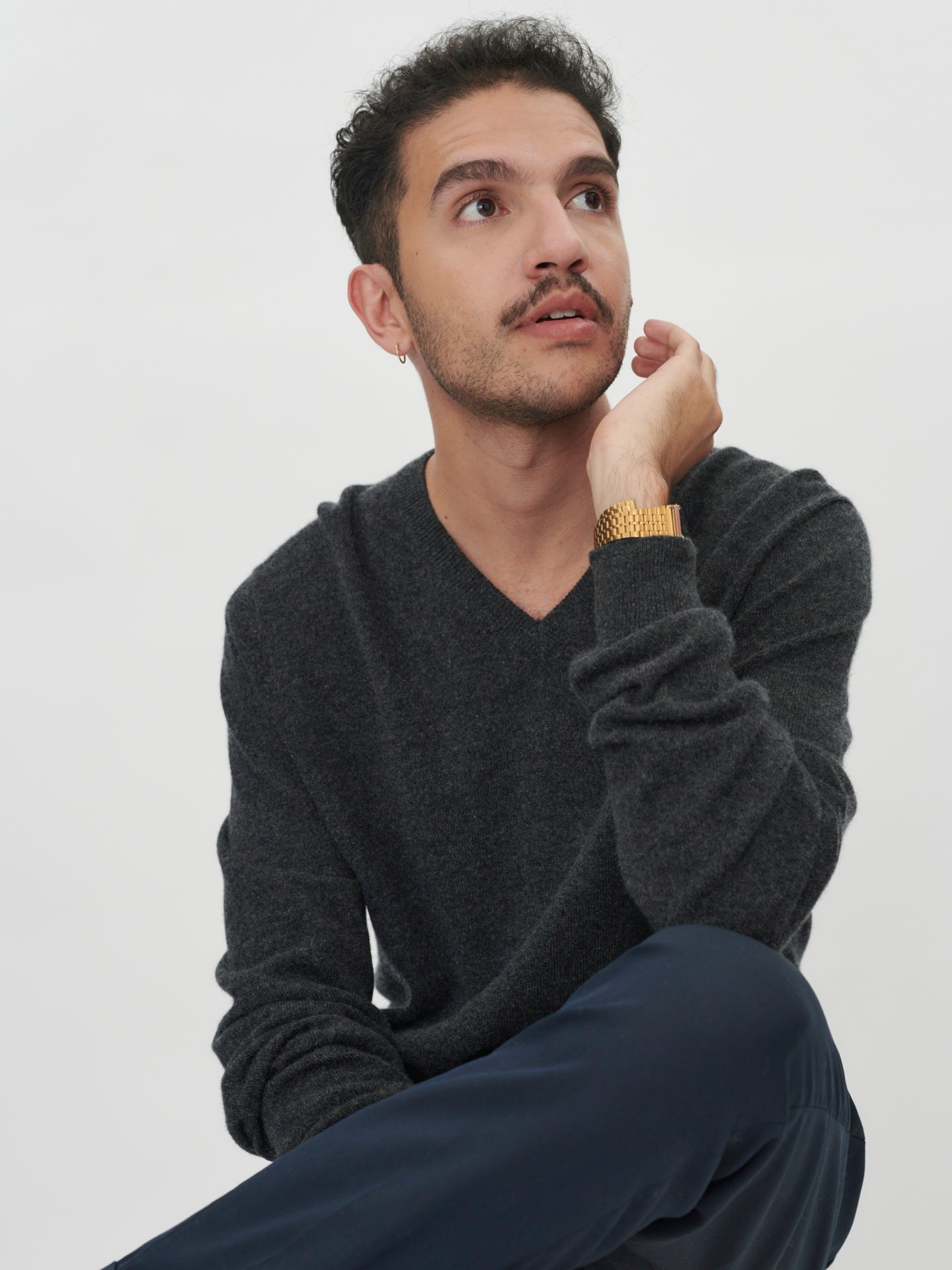 Pull col en V en Cachemire pour hommes Gris - Gobi Cashmere