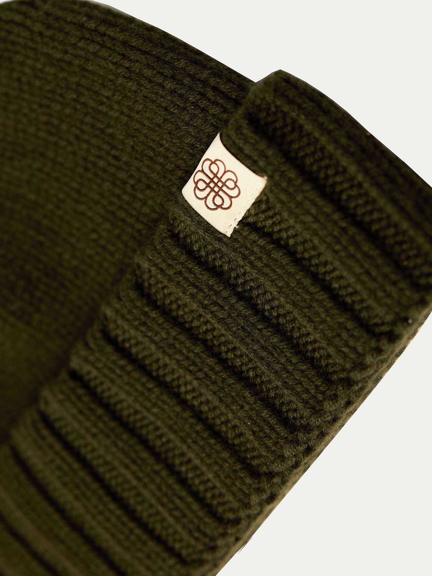 Bonnet en cachemire unisexe couleur olive | GOBI Cashmere