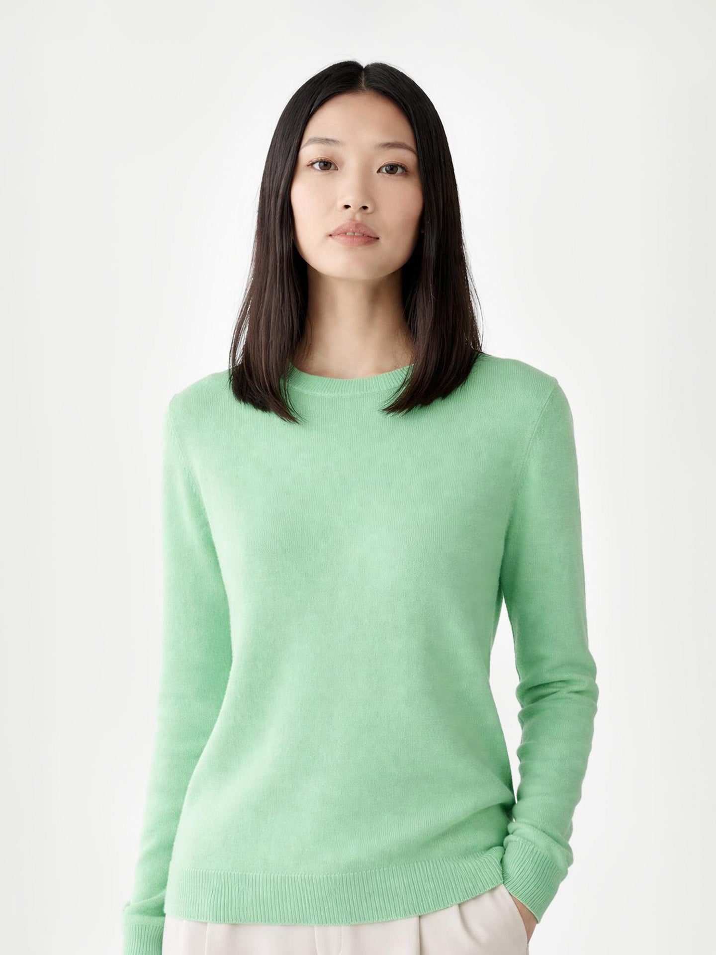 Pull col rond en cachemire Essential pour femmes FrêNe Vert - Gobi Cashmere
