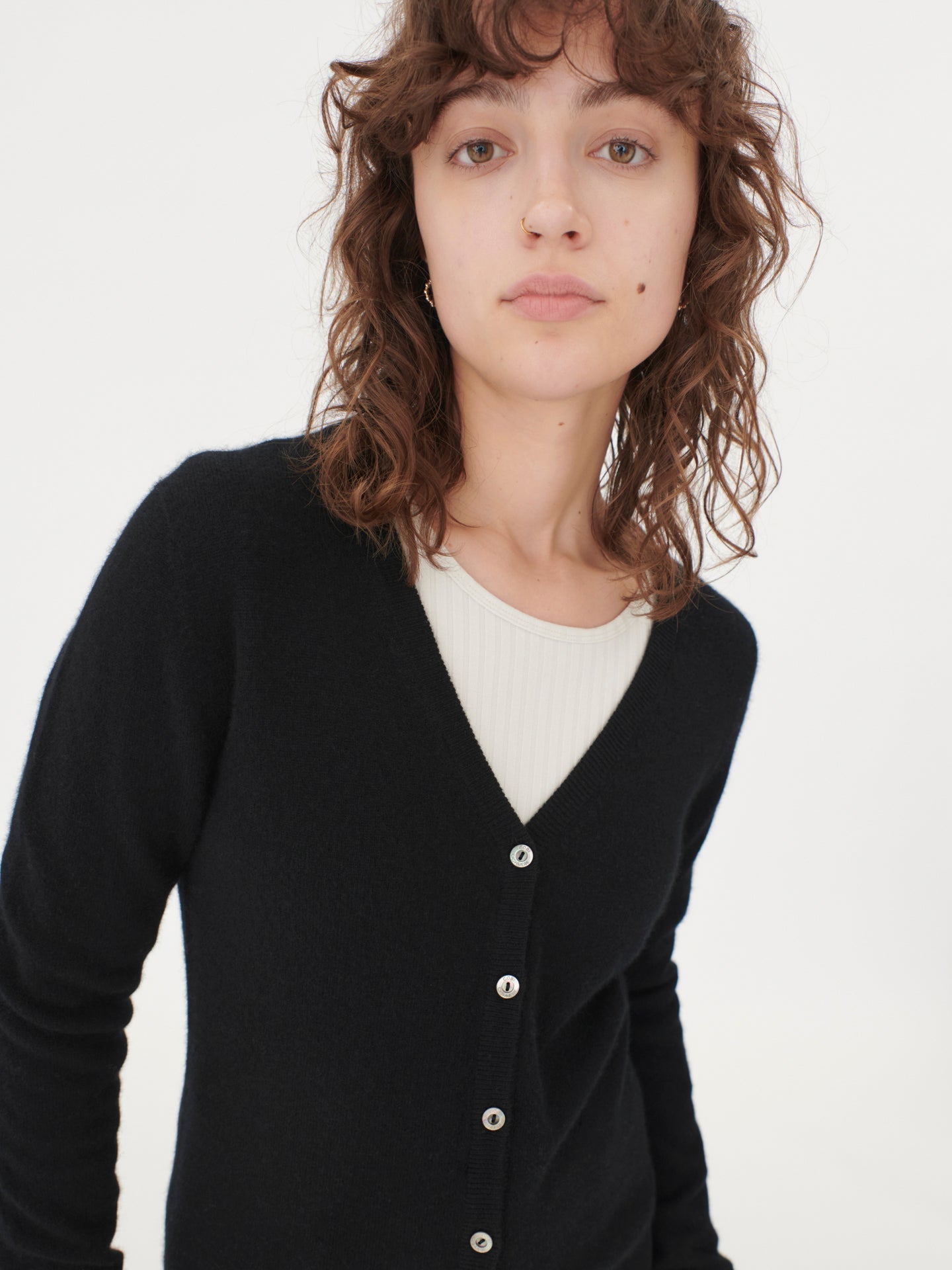 Cardigan col en V en Cachemire pour femmes Noir - Gobi Cashmere