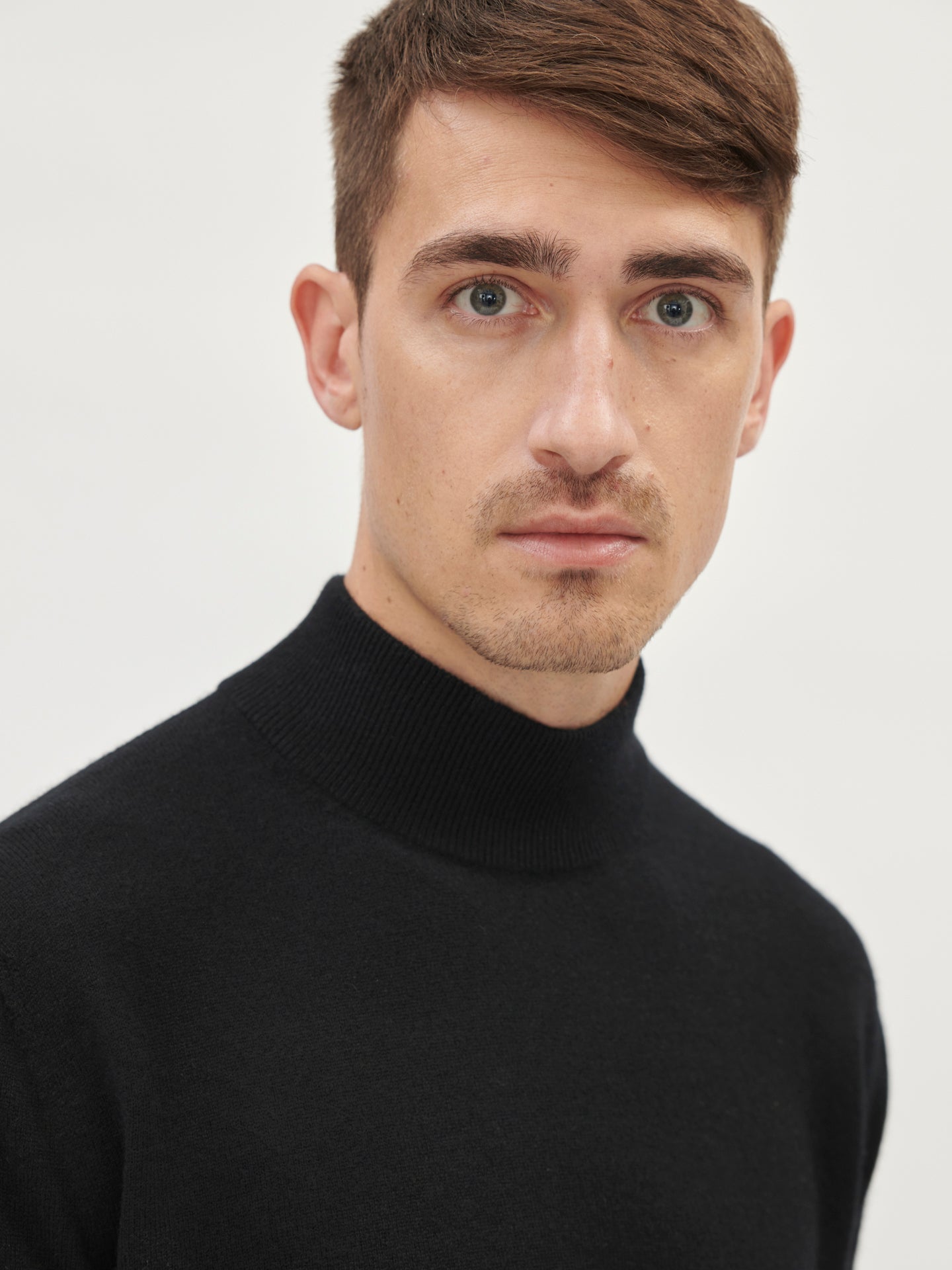 Col haut homme en Cachemire Noir - Gobi Cashmere