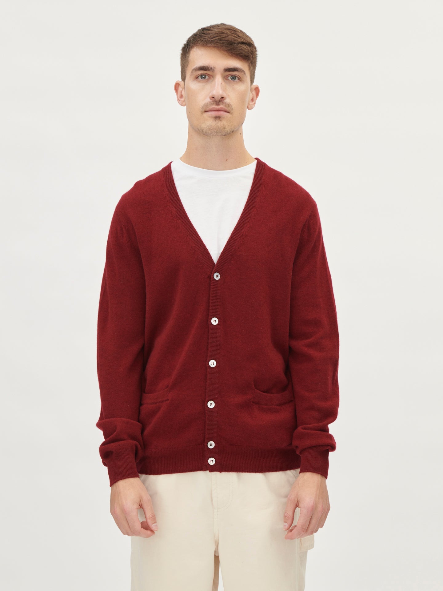 Cardigan a col V en Cachemire pour hommes Rouge - Gobi Cashmere