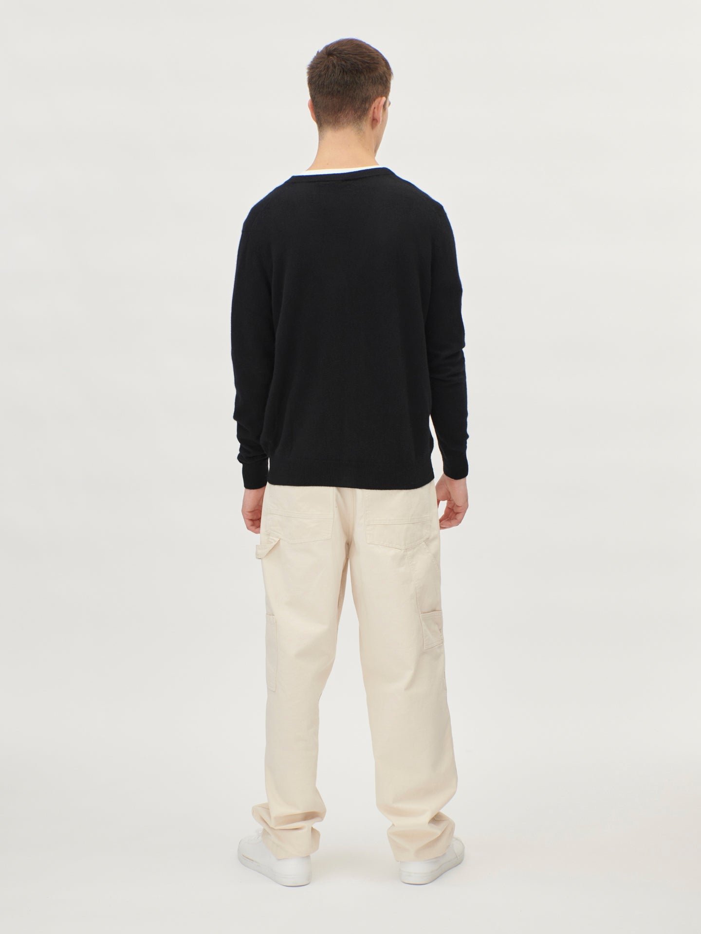 Cardigan a col V en Cachemire pour hommes Noir - Gobi Cashmere