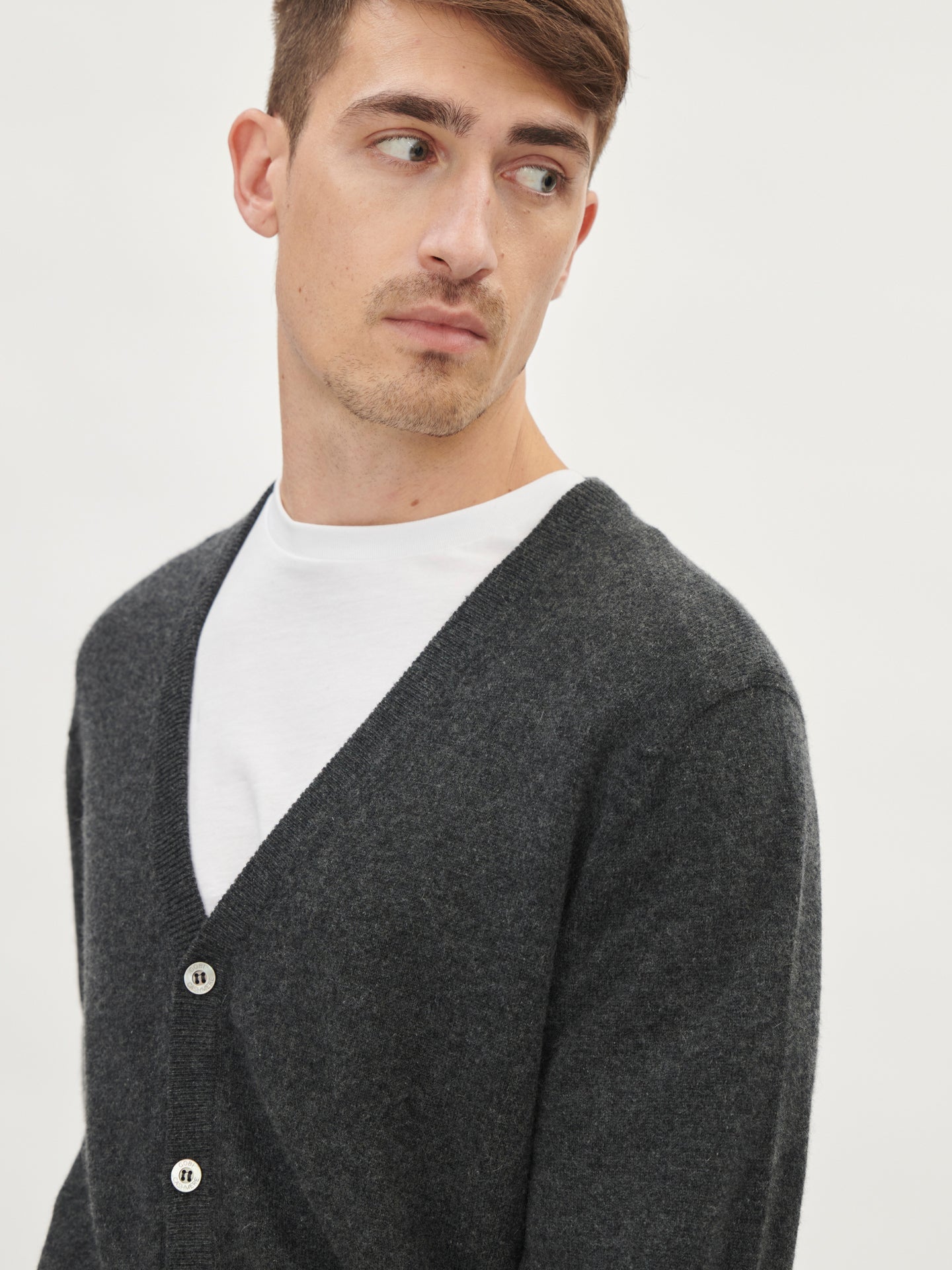 Cardigan a col V en Cachemire pour hommes gris - Gobi Cashmere