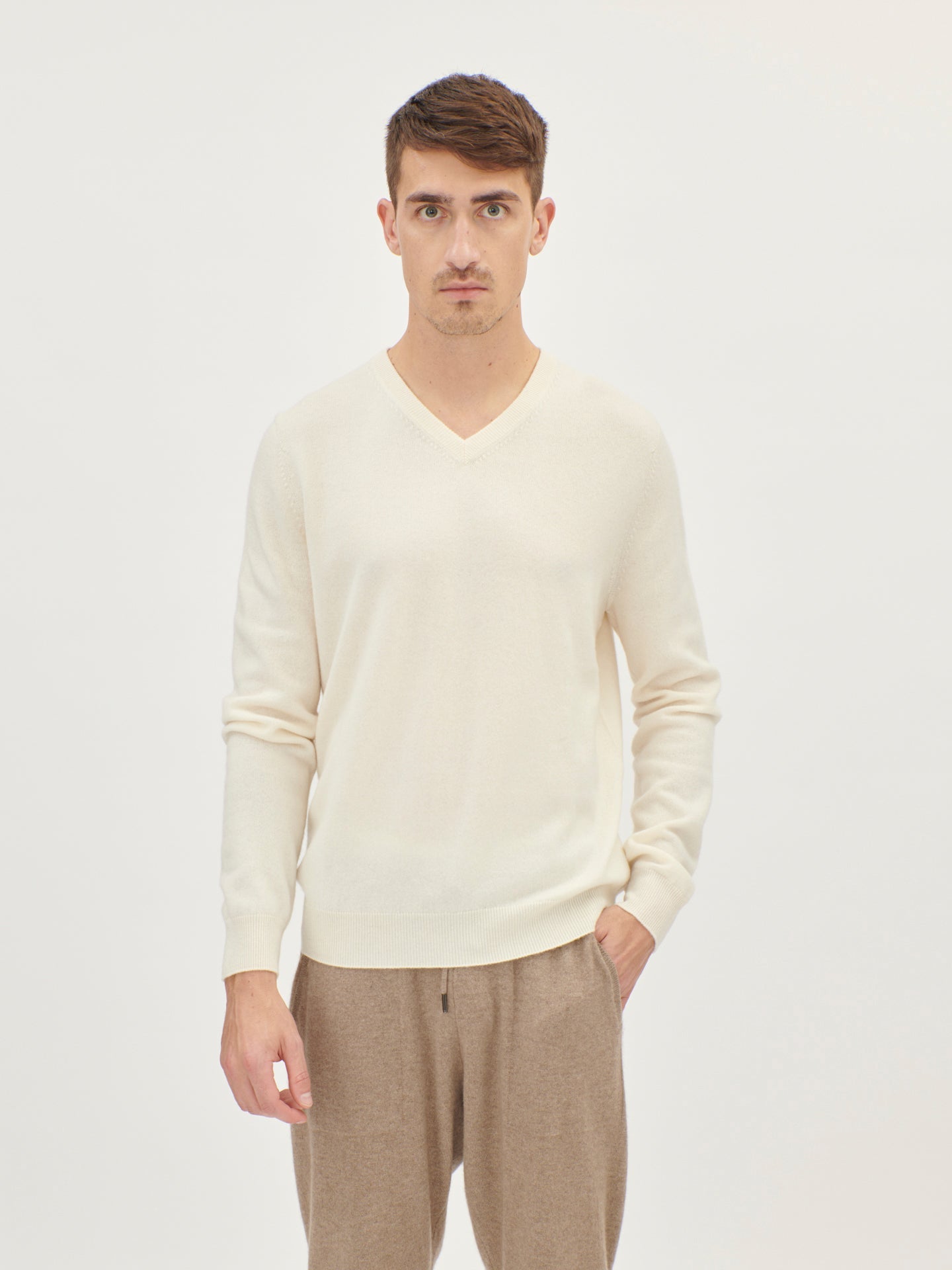 Pull col en V en Cachemire pour hommes Blanc - Gobi Cashmere