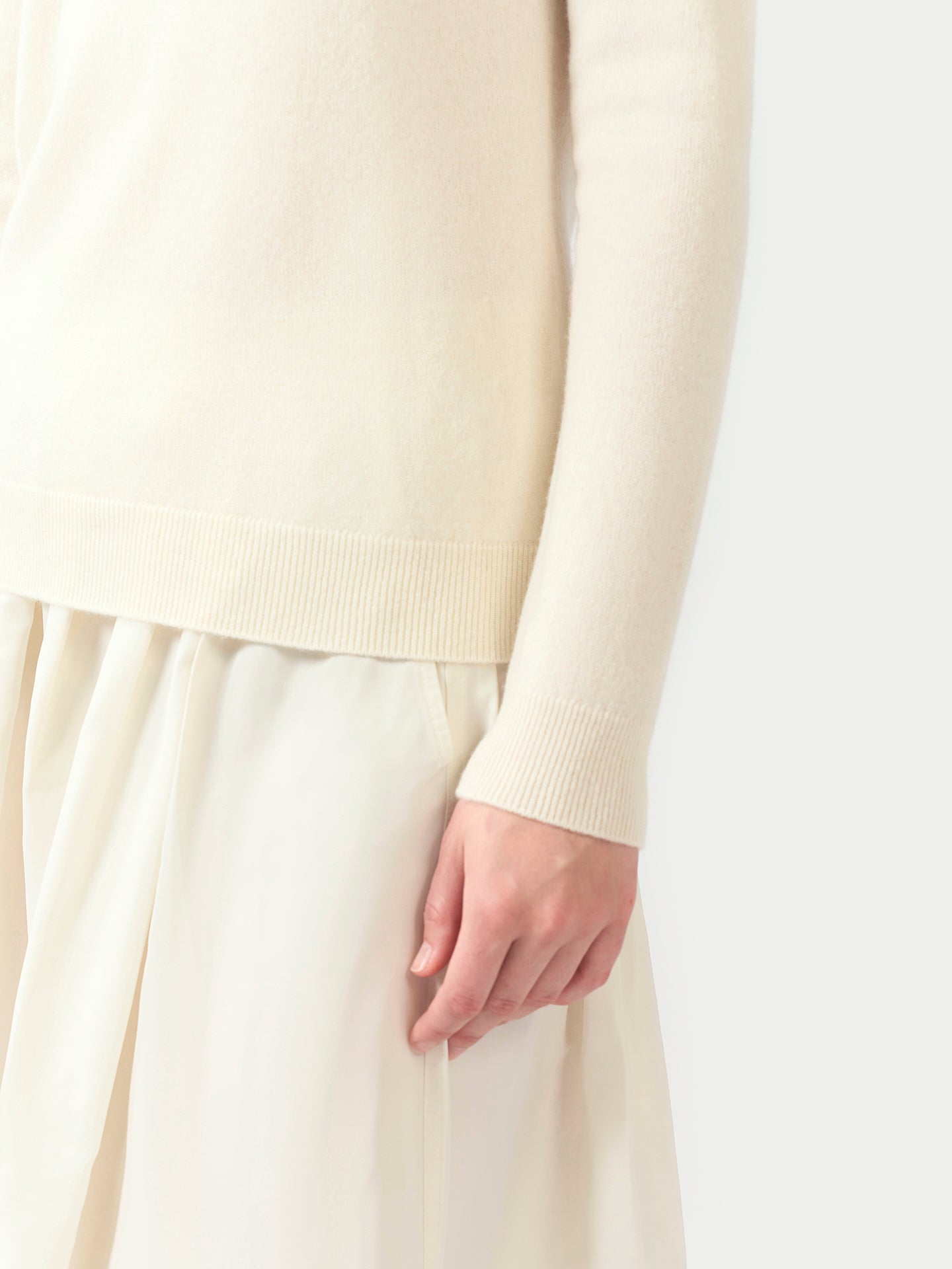 Pull col rond en cachemire Essential pour femmes