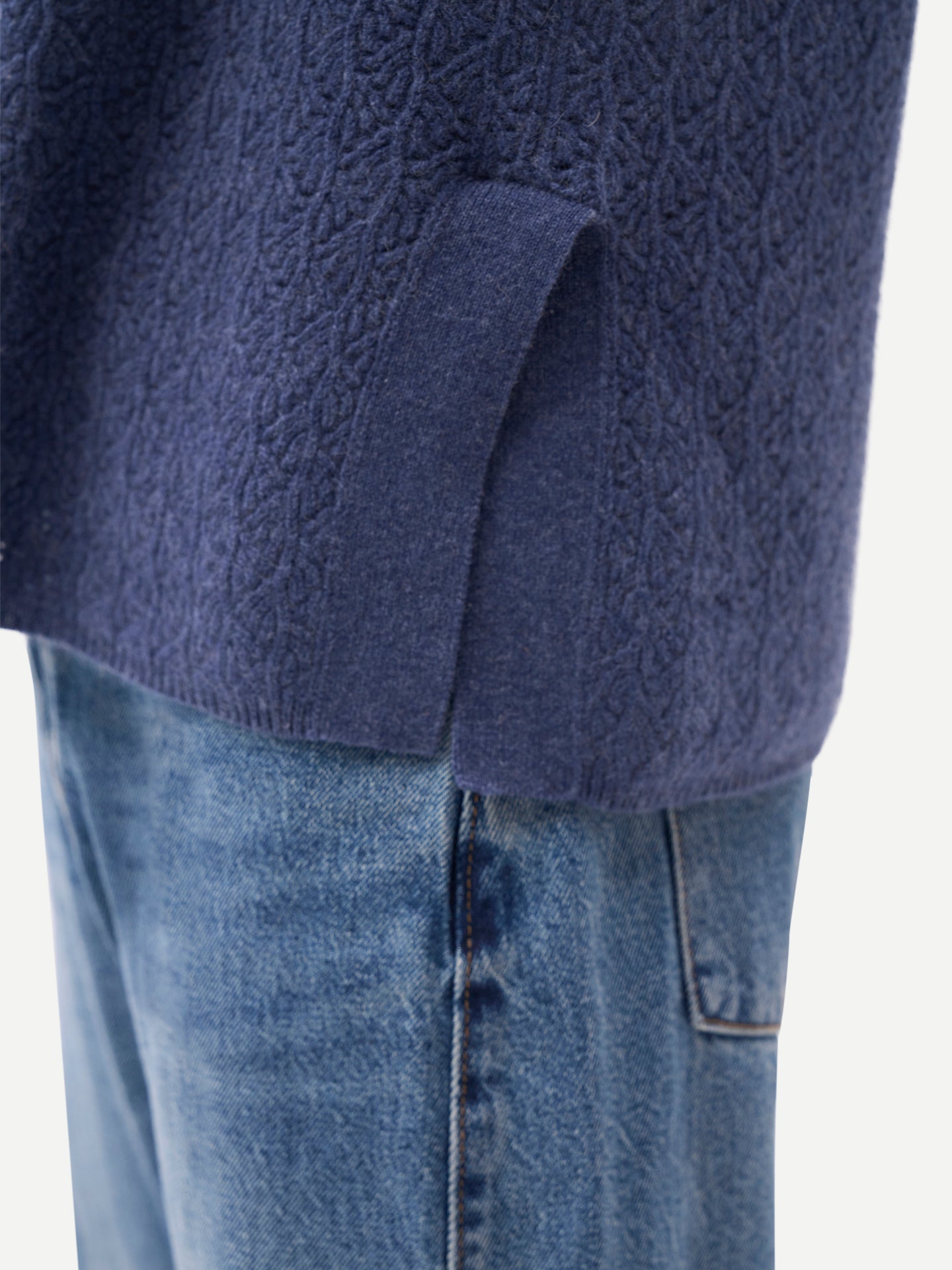 Gilet Cachemire Col Rond Texturé Femme couleur marine | GOBI Cashmere